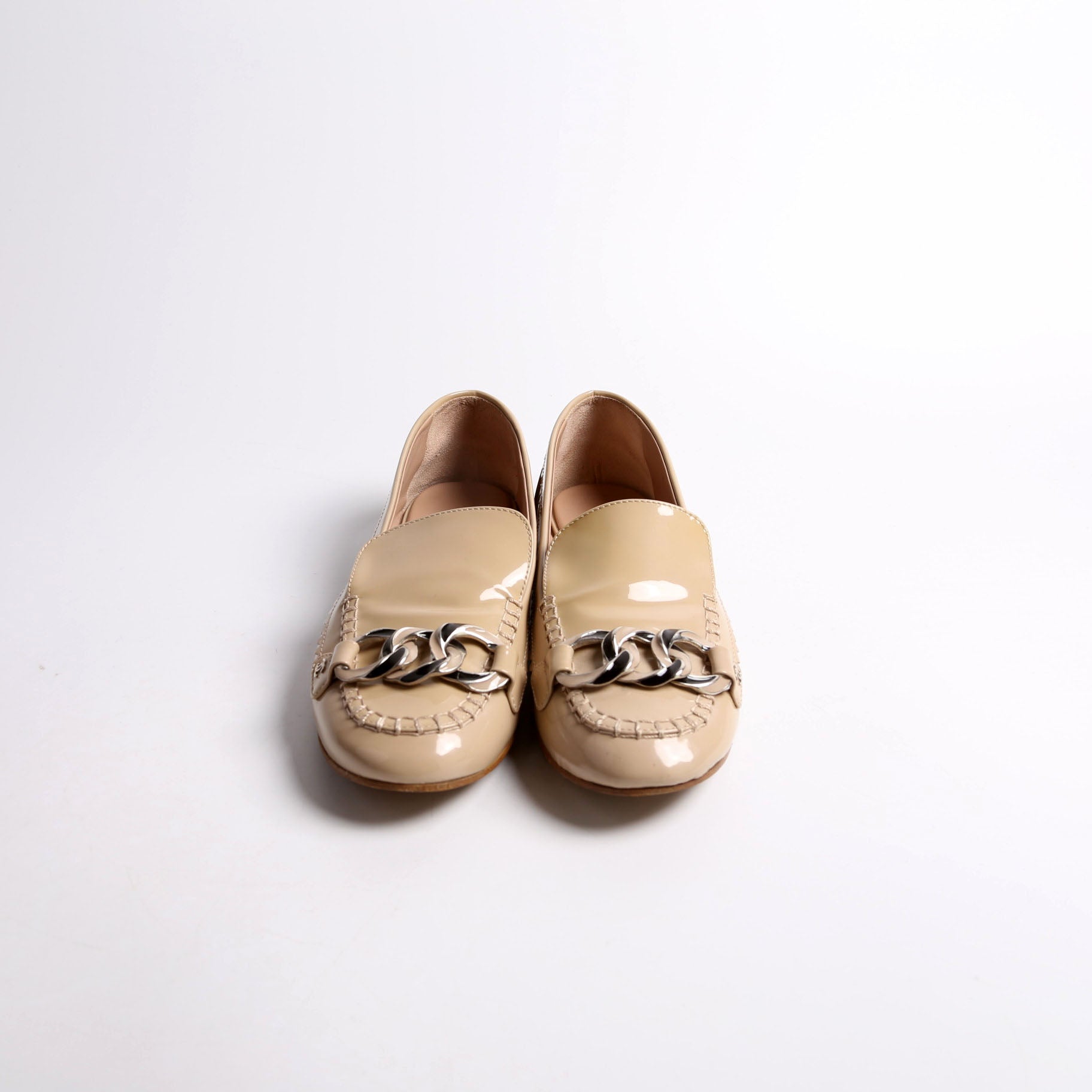CC Chain Moccasin Loafers Patent Size 38.5 Tan