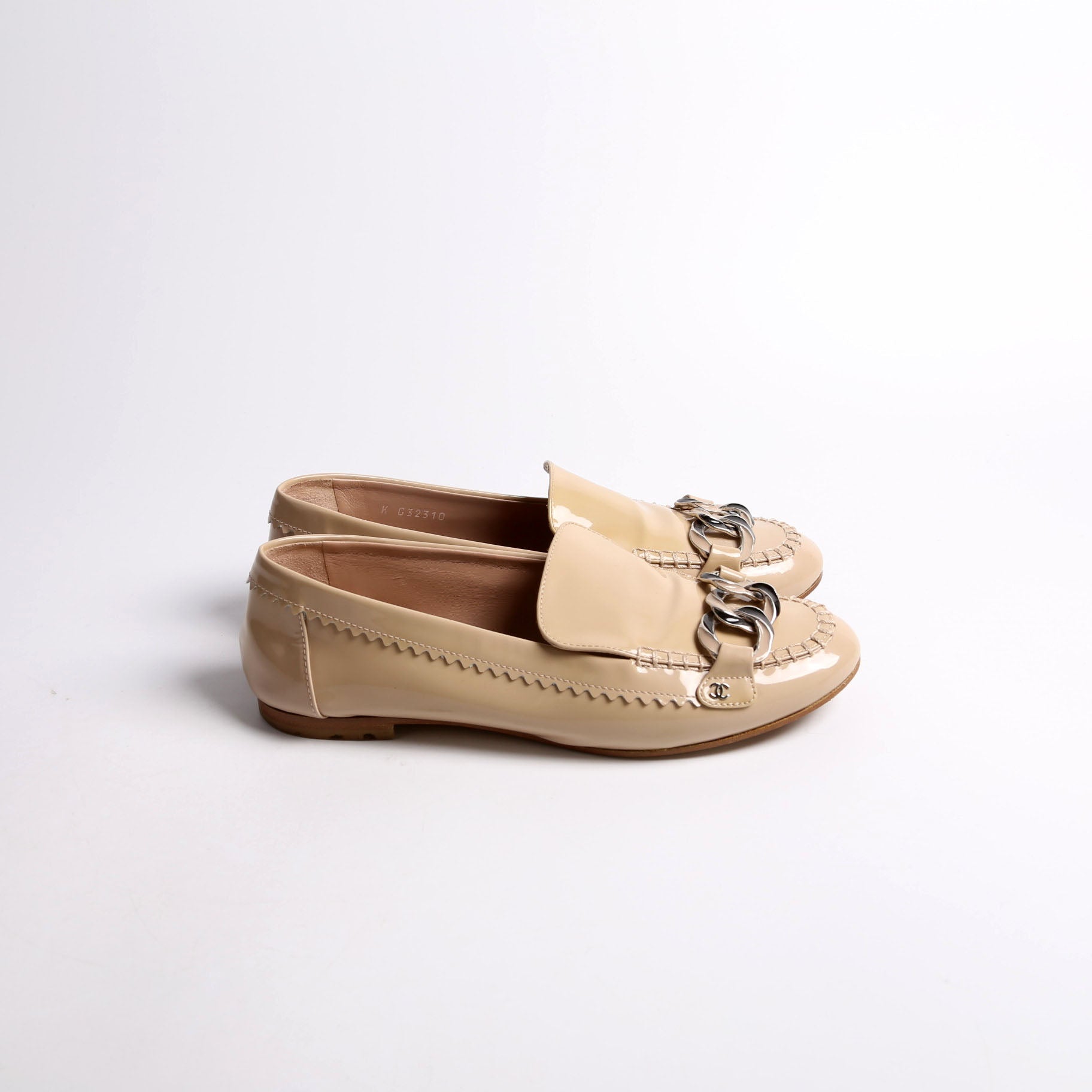 CC Chain Moccasin Loafers Patent Size 38.5 Tan