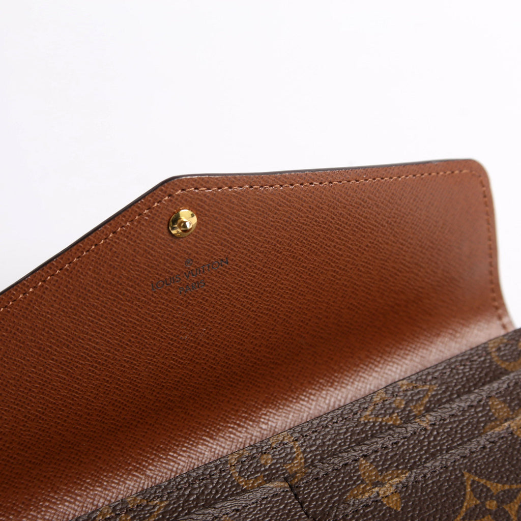 Sarah Wallet Monogram Newer