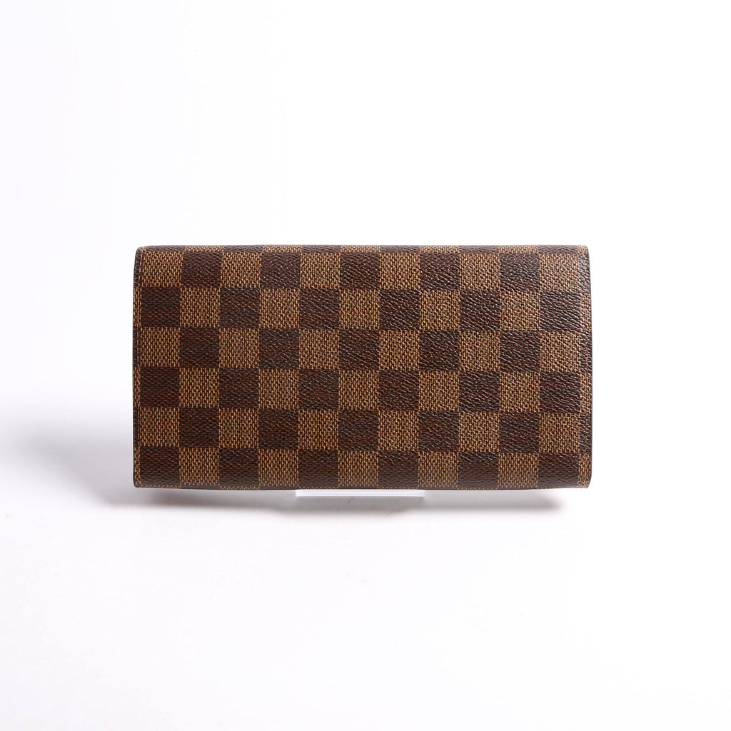 Sarah Wallet 2022 XMas Vivienne Animation Monogram