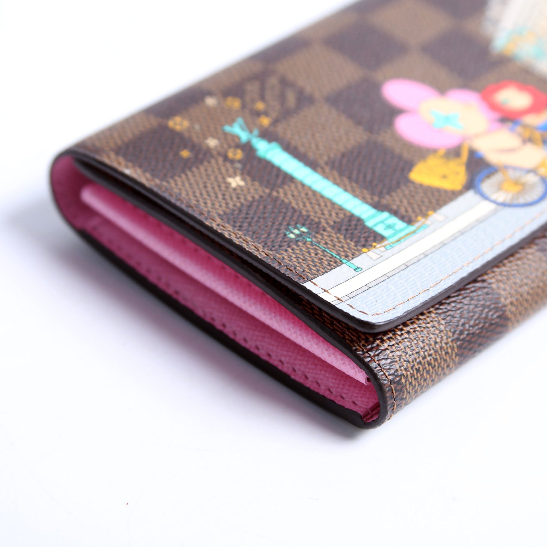 Sarah Wallet 2022 XMas Vivienne Animation Monogram