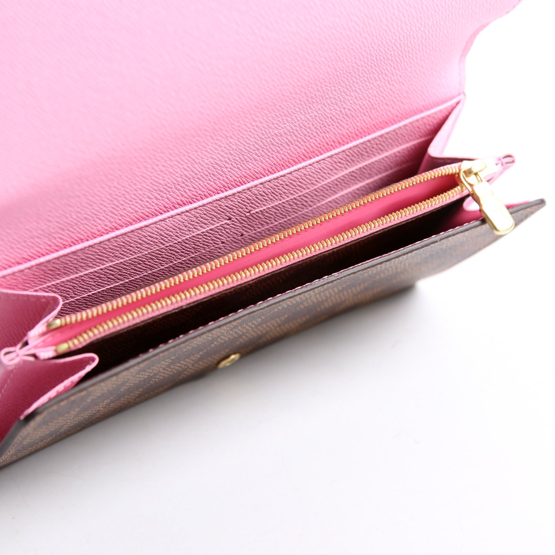 Sarah Wallet 2022 XMas Vivienne Animation Monogram