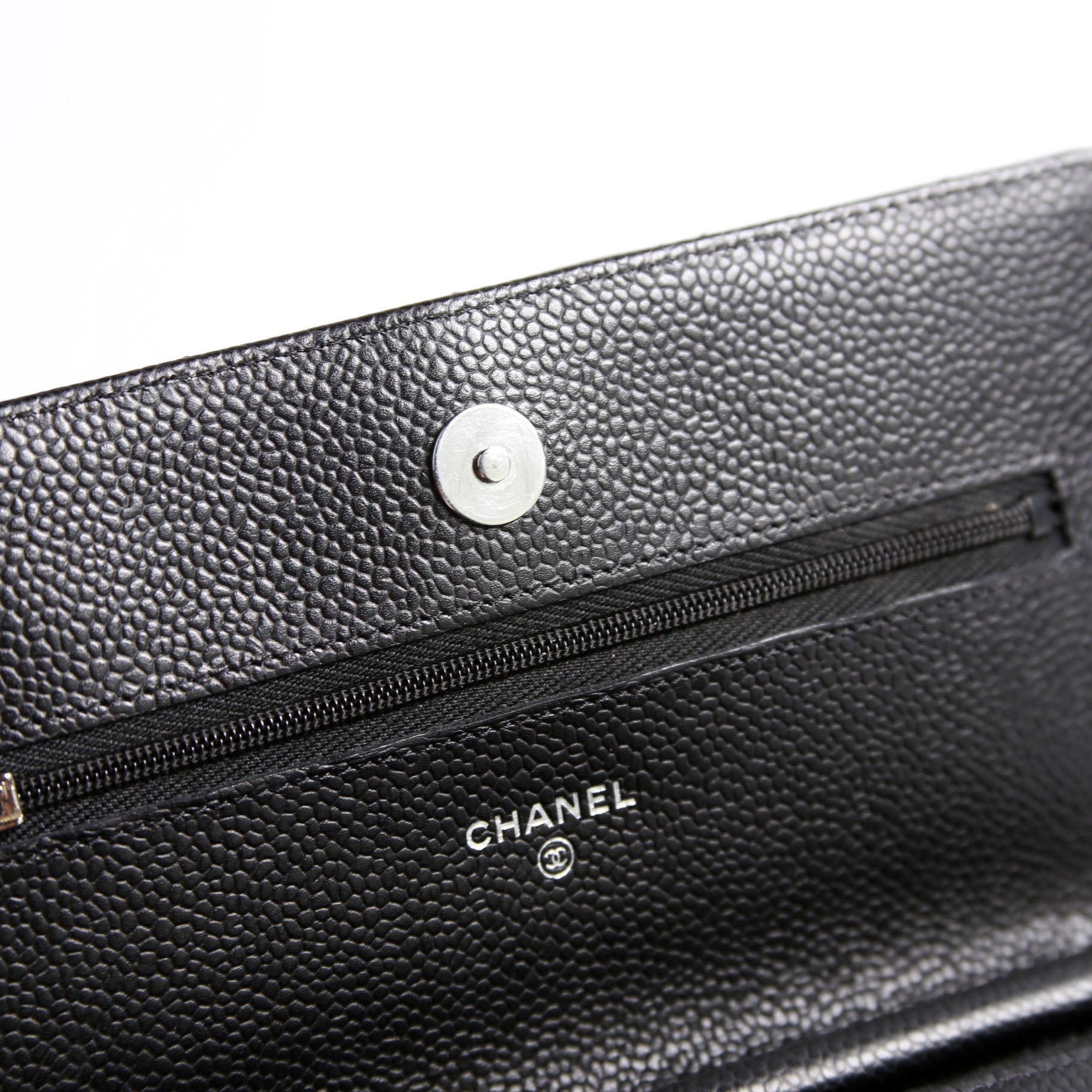 Wallet On Chain Quilted Caviar RFID Black