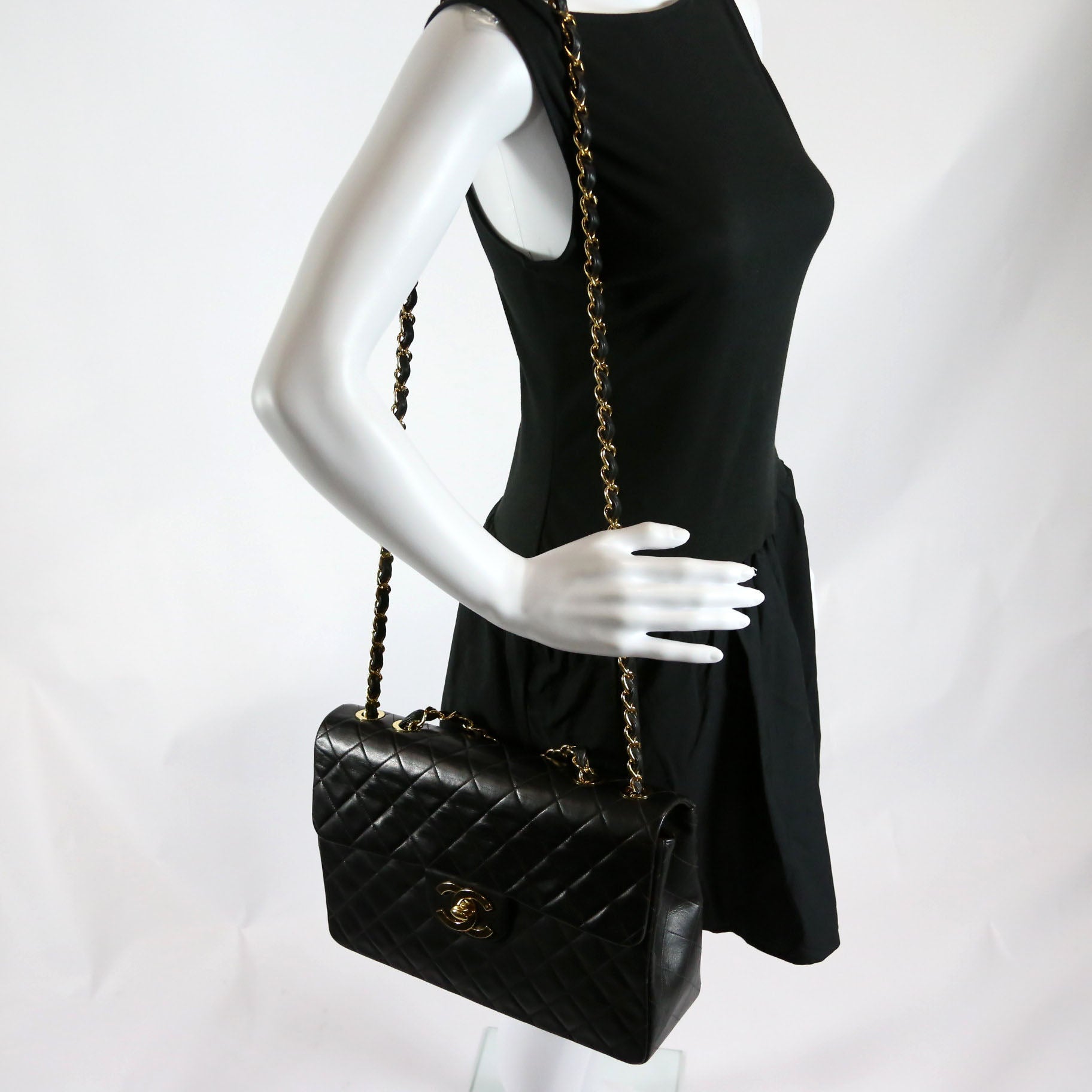 Classic Flap XL Jumbo Lambskin Black