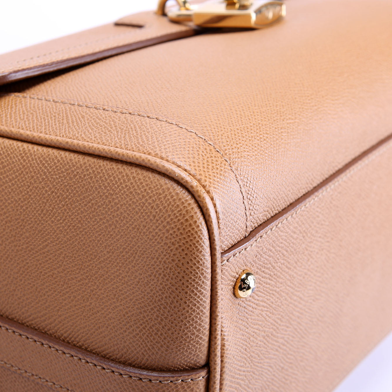 Padlock Shoulder Calfskin Tan