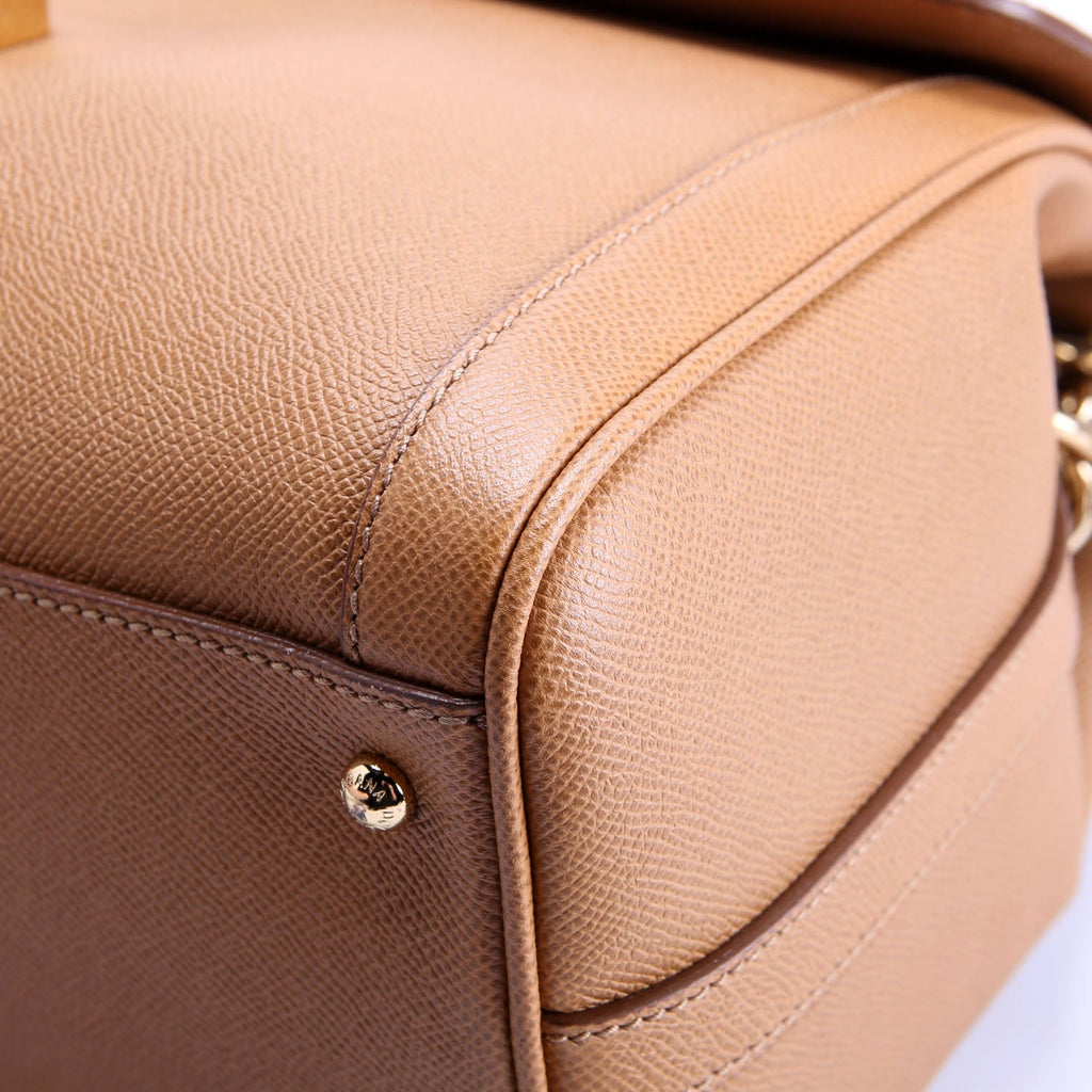 Padlock Shoulder Calfskin Tan