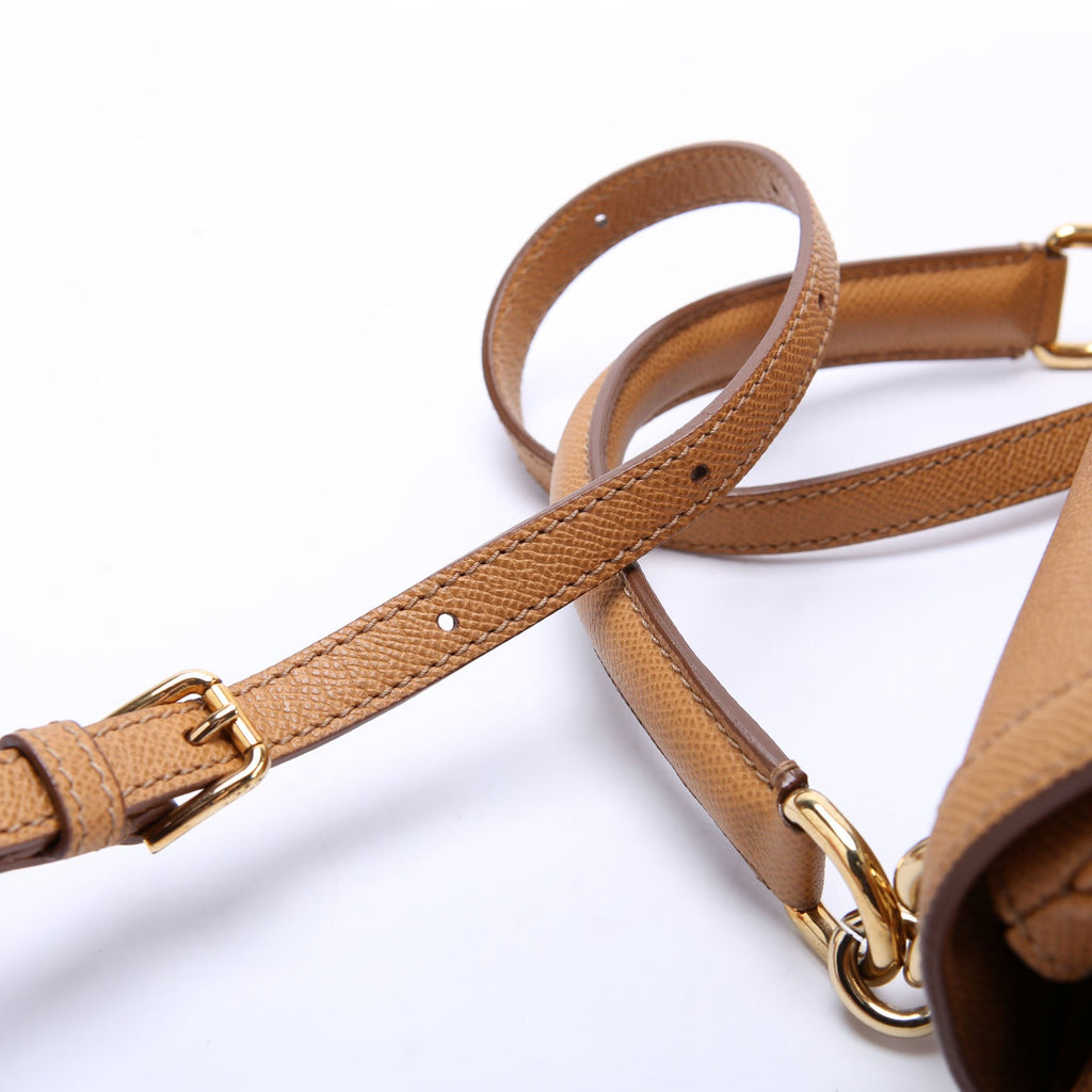 Padlock Shoulder Calfskin Tan