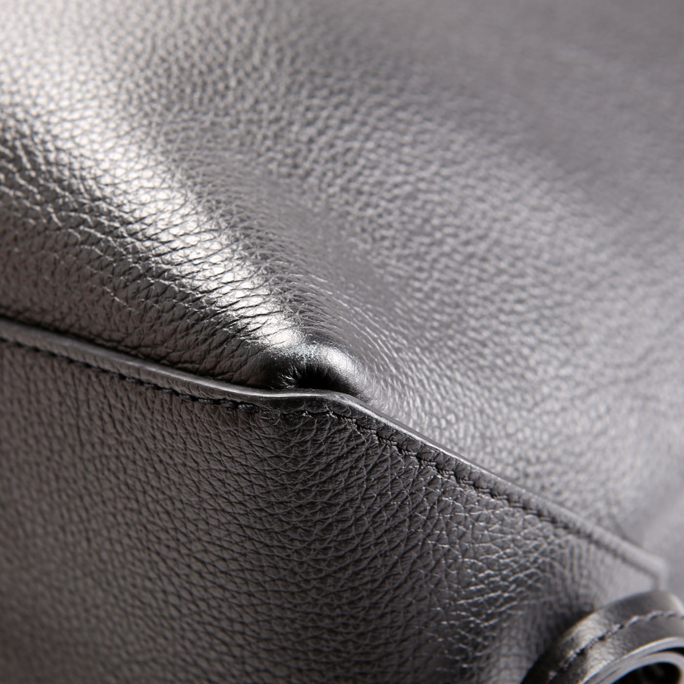 Sense Tote E/W Medium Black