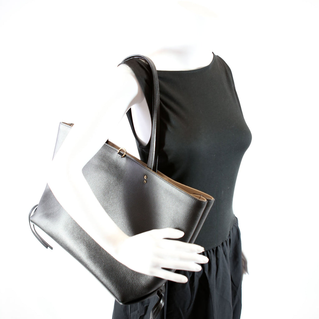 Sense Tote E/W Medium Black