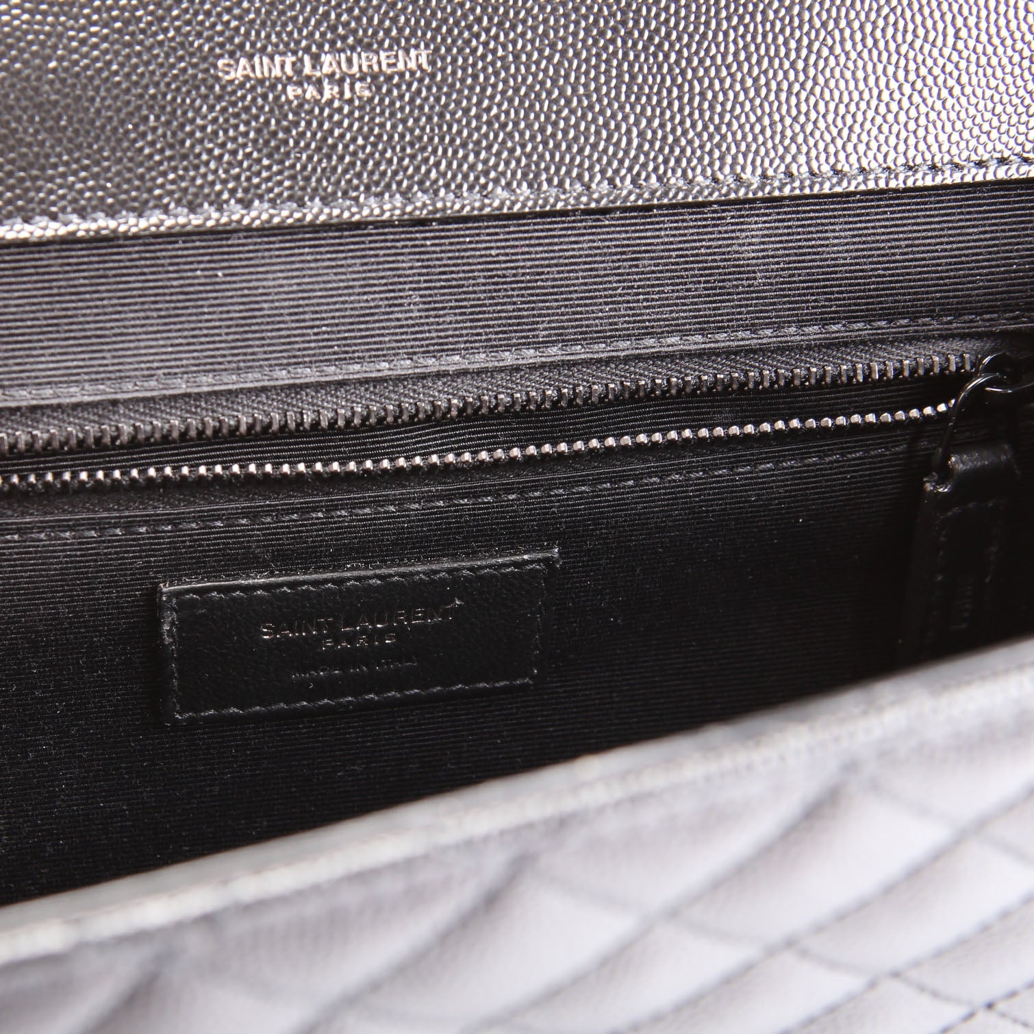 396910 Envelope Chevron Large Black