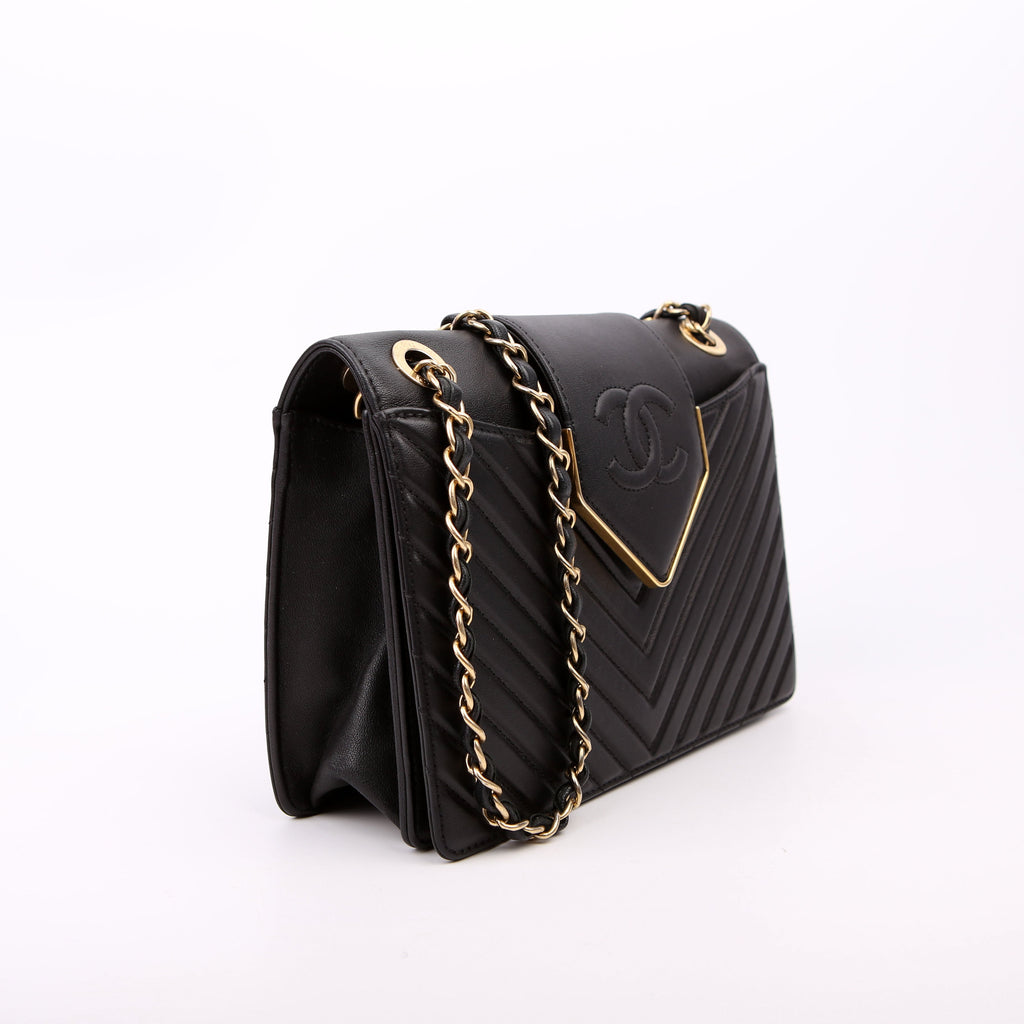 Collar And Tie Flap Chevron Sheepskin 23M Black