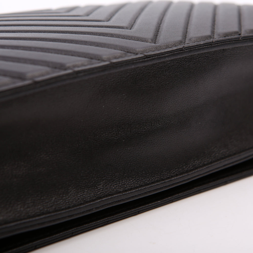 Collar And Tie Flap Chevron Sheepskin 23M Black