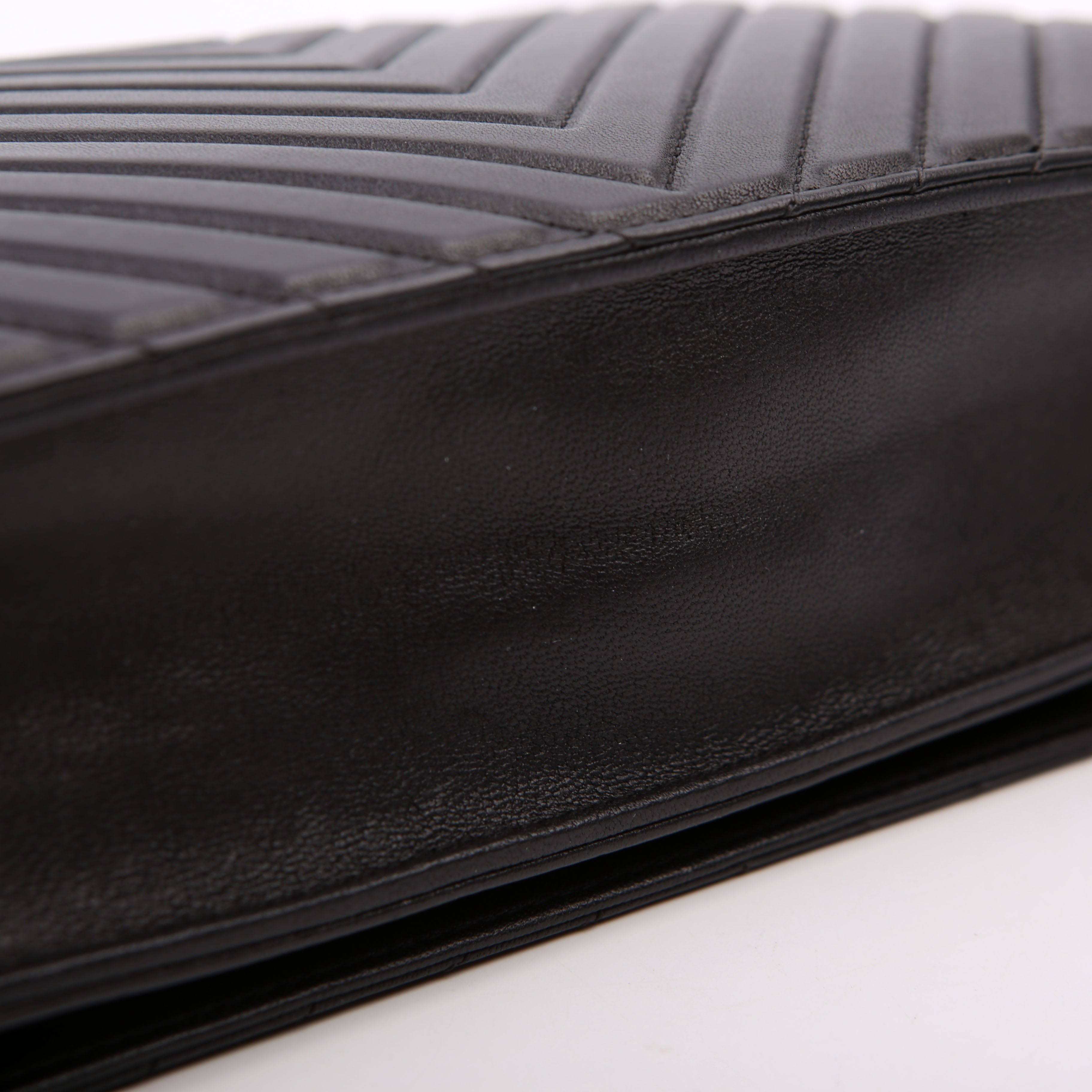 Collar And Tie Flap Chevron Sheepskin 23M Black