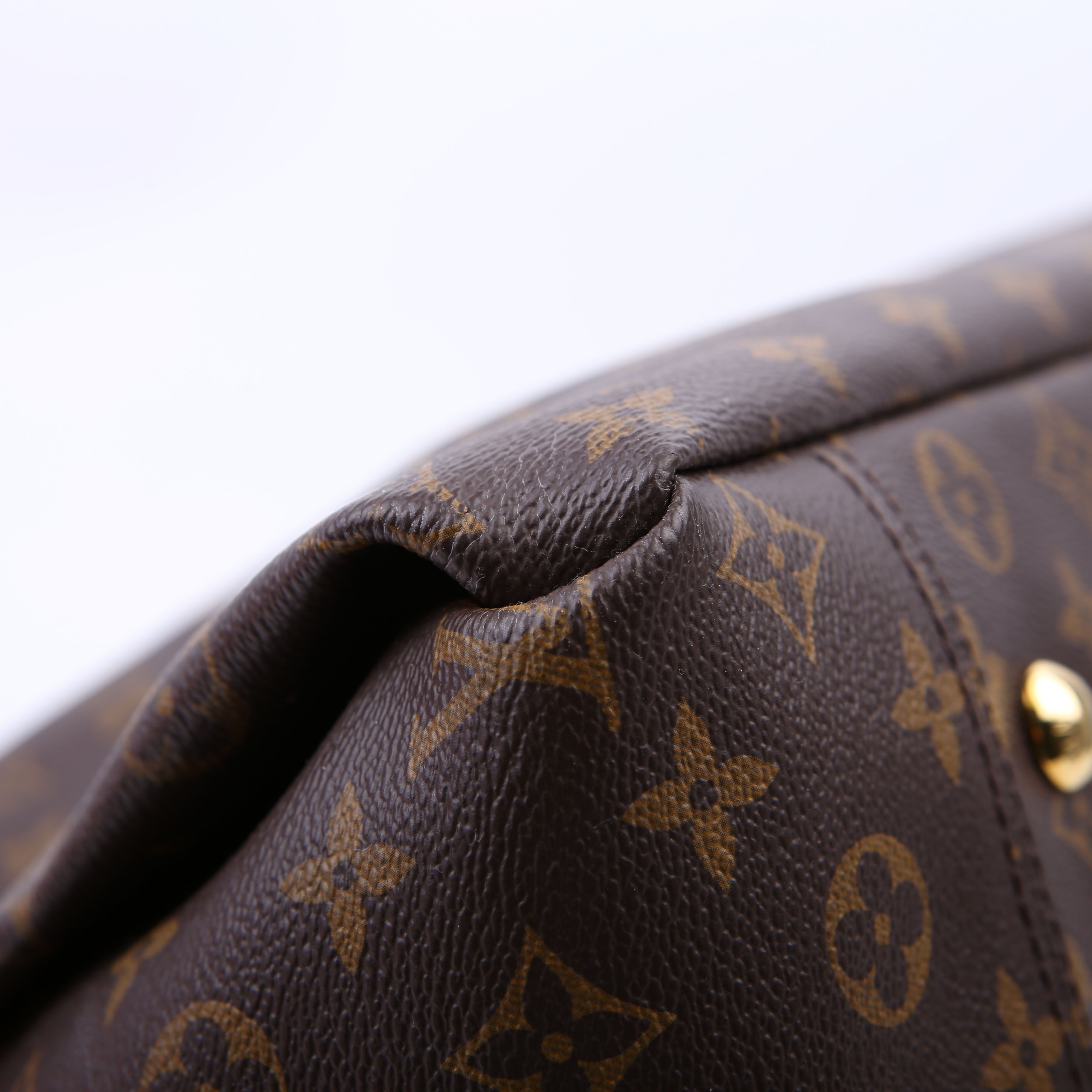Artsy MM NM Monogram