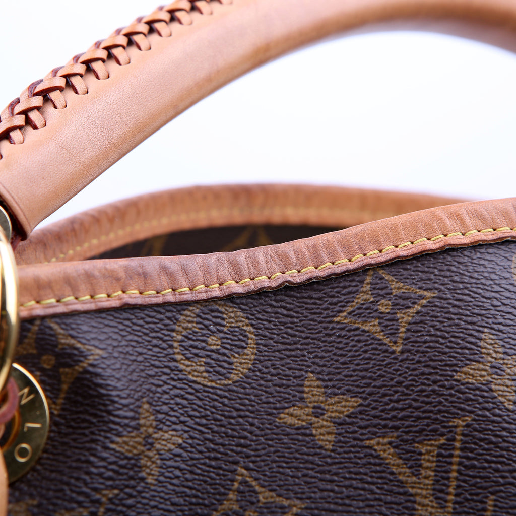 Artsy MM NM Monogram
