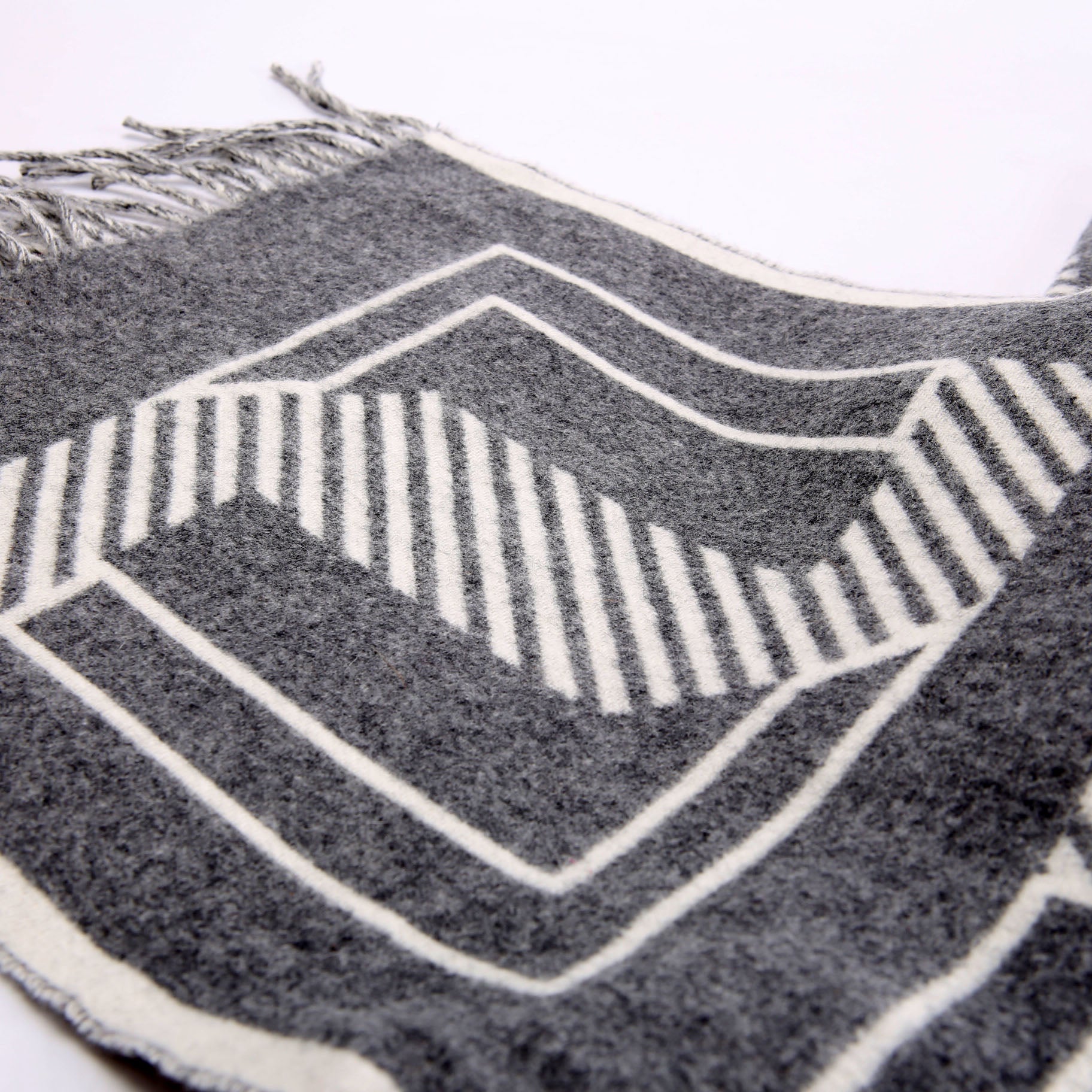 Casaque Lettres Au Carre Cashmere Grey/White