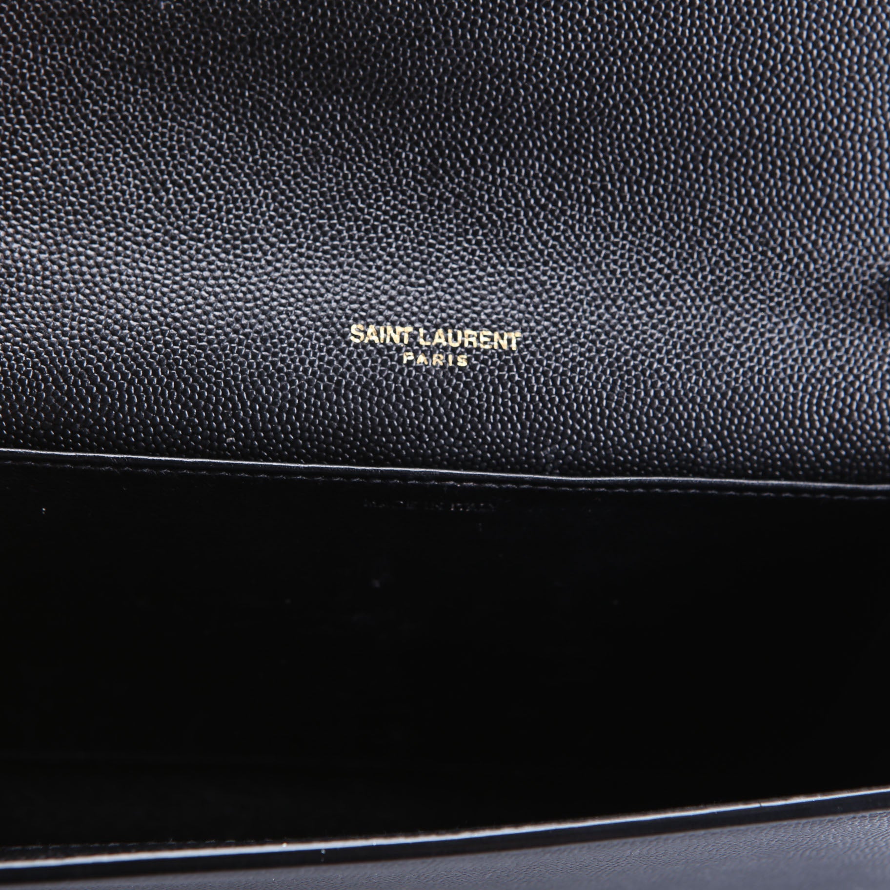 Uptown Chain Wallet Grain 607788 Black