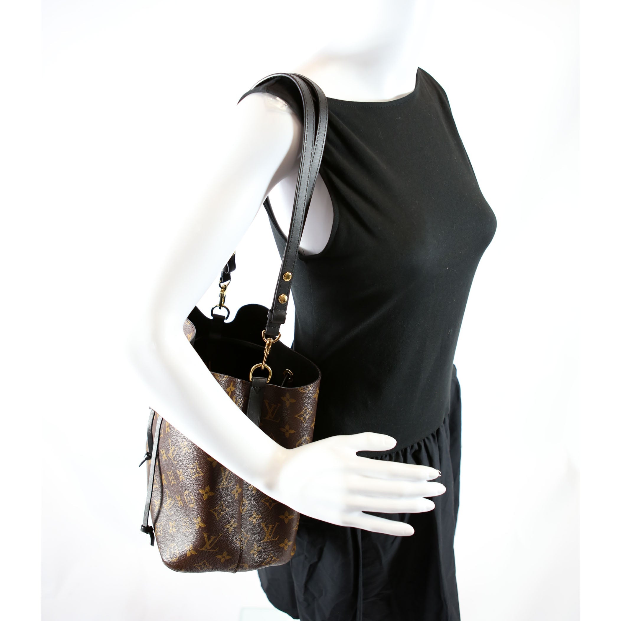 Neonoe Monogram Black