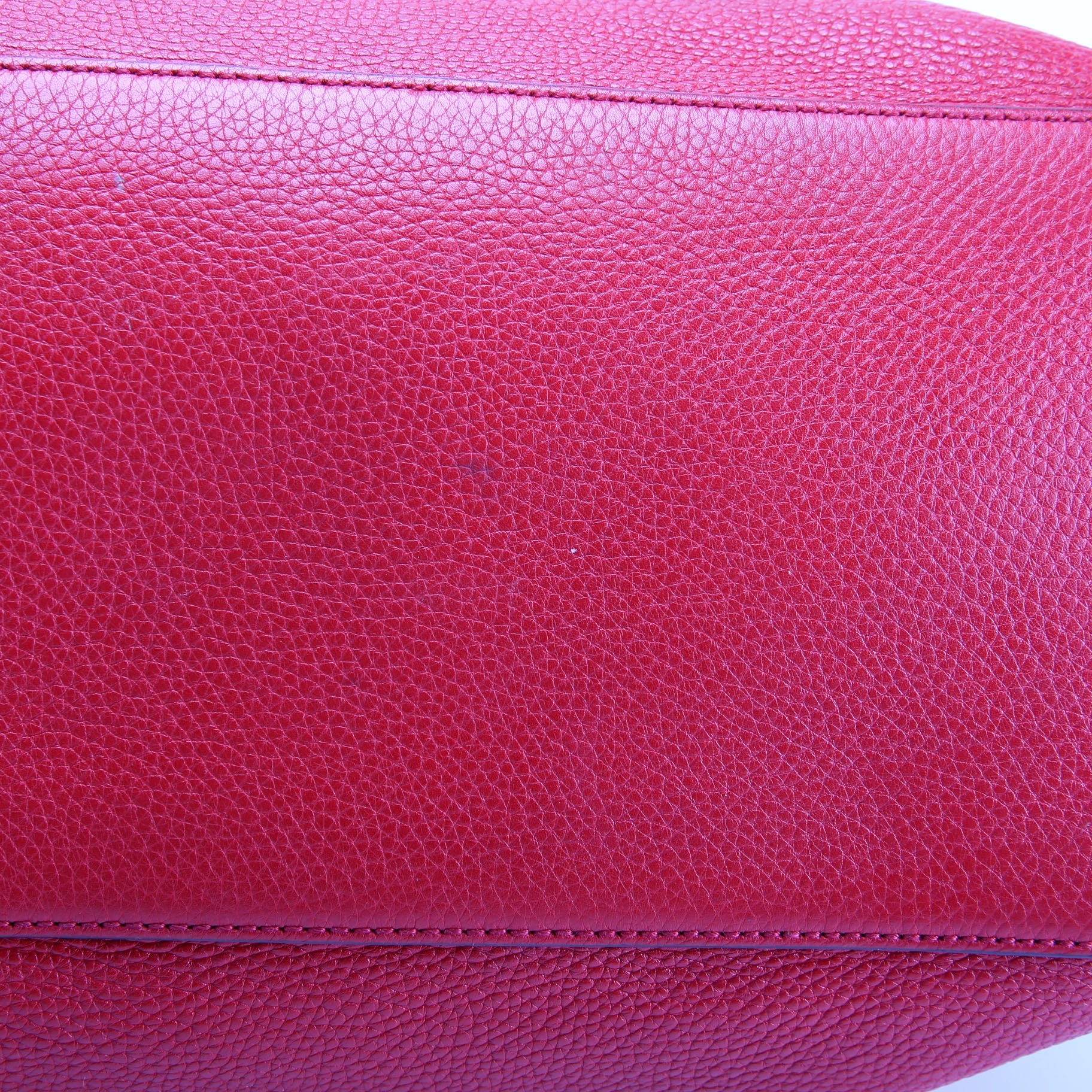 536194 Soho Shoulder Bag Red