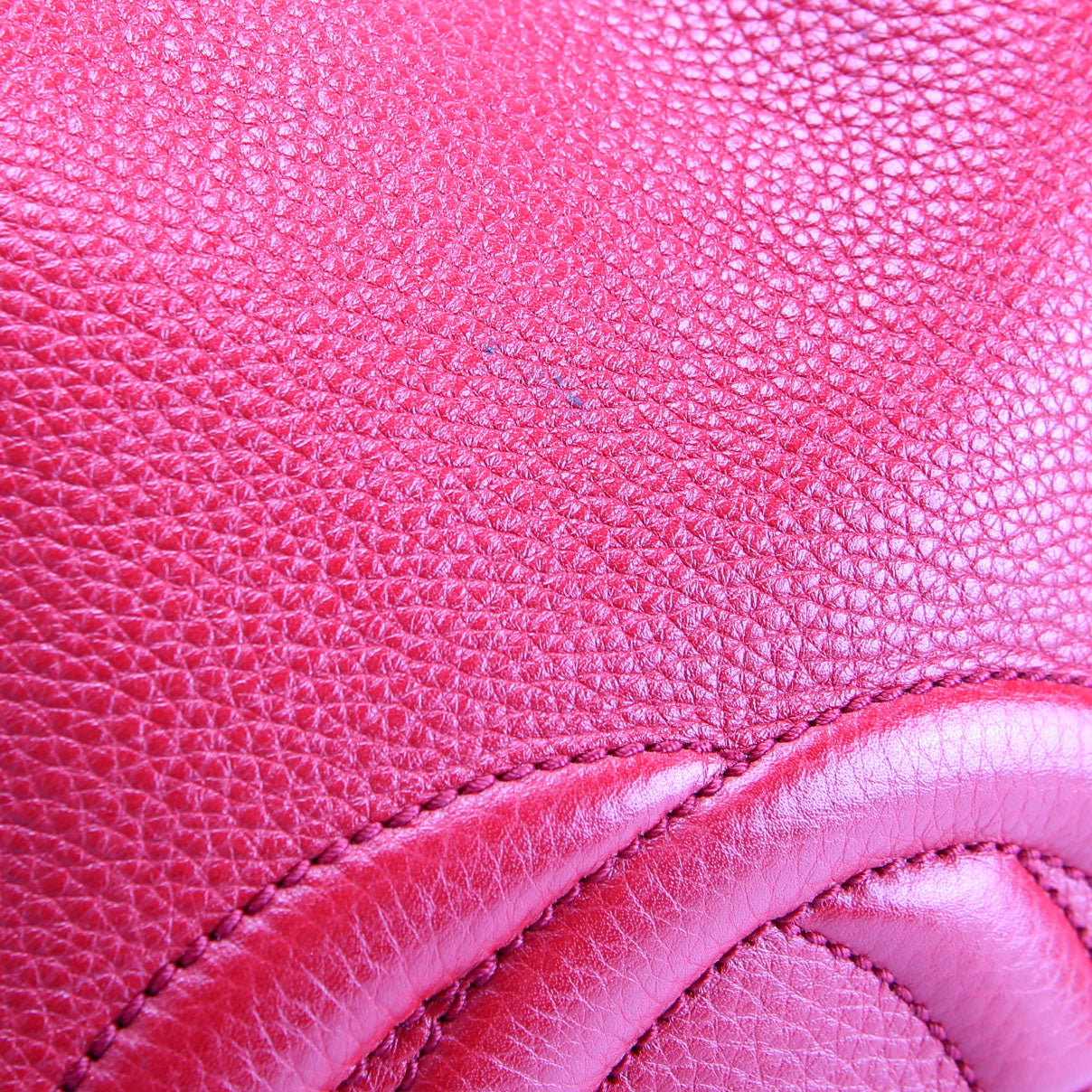 536194 Soho Shoulder Bag Red