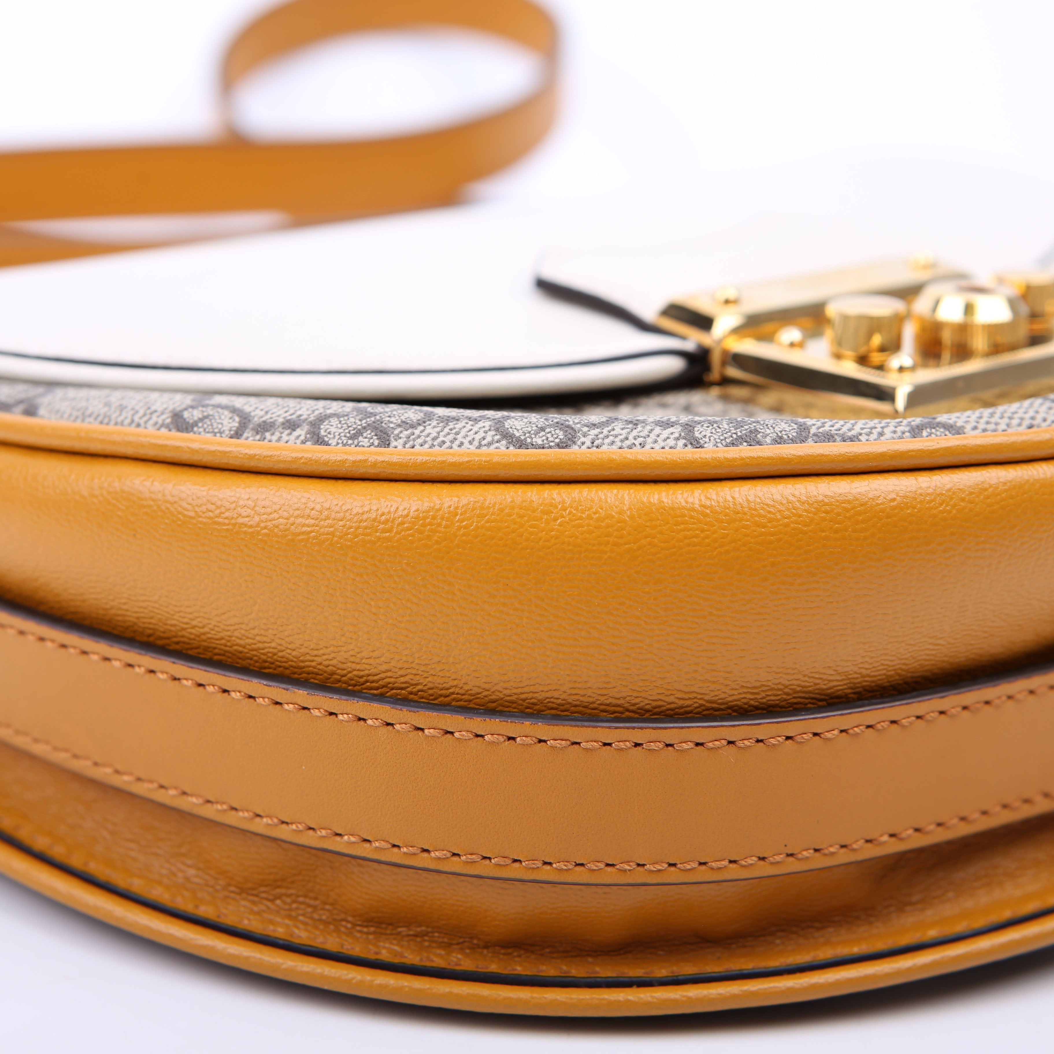 Gucci 644524 Padlock GG Supreme Small Messenger
