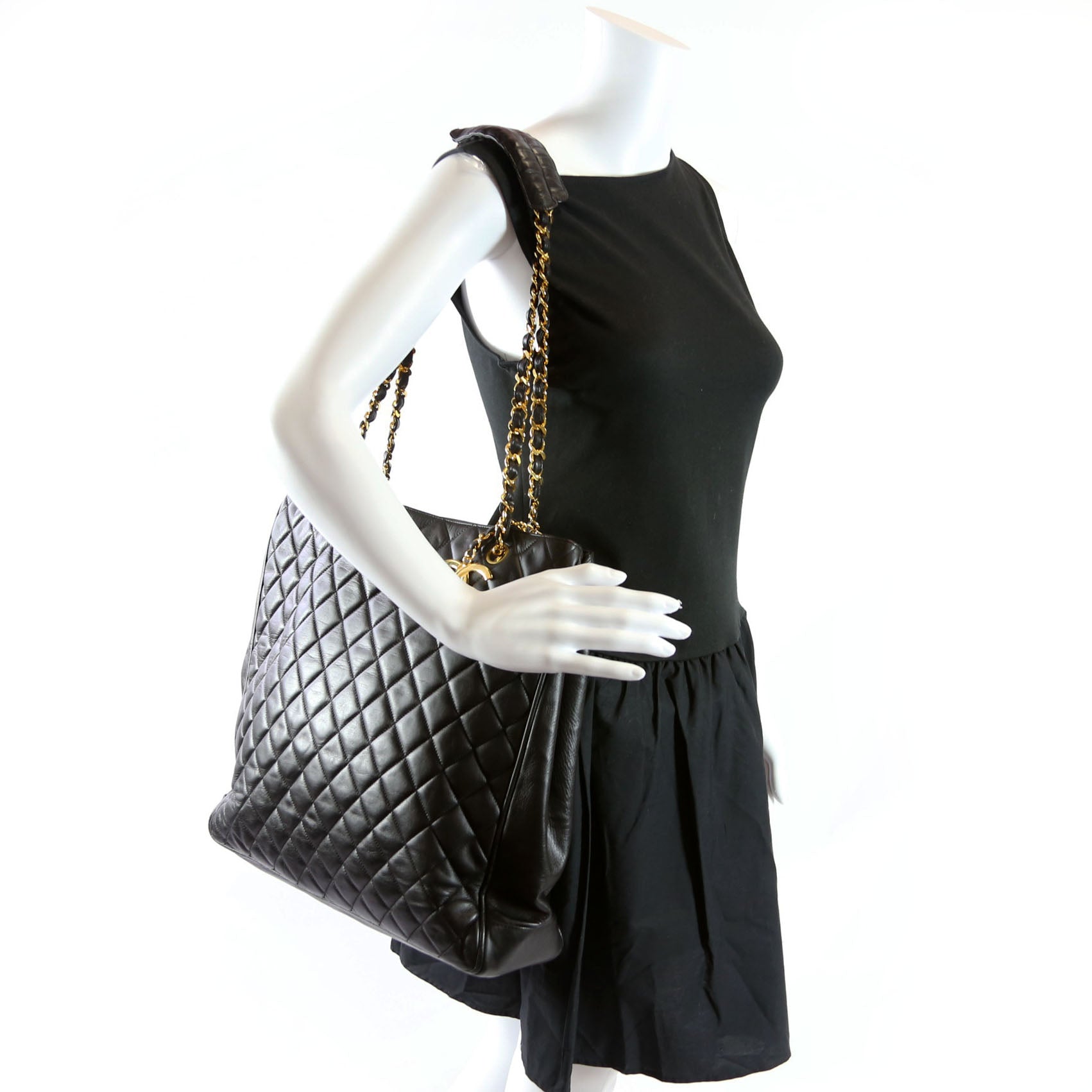 Quilted Lambskin Chain Shoulder Tote 1M Black