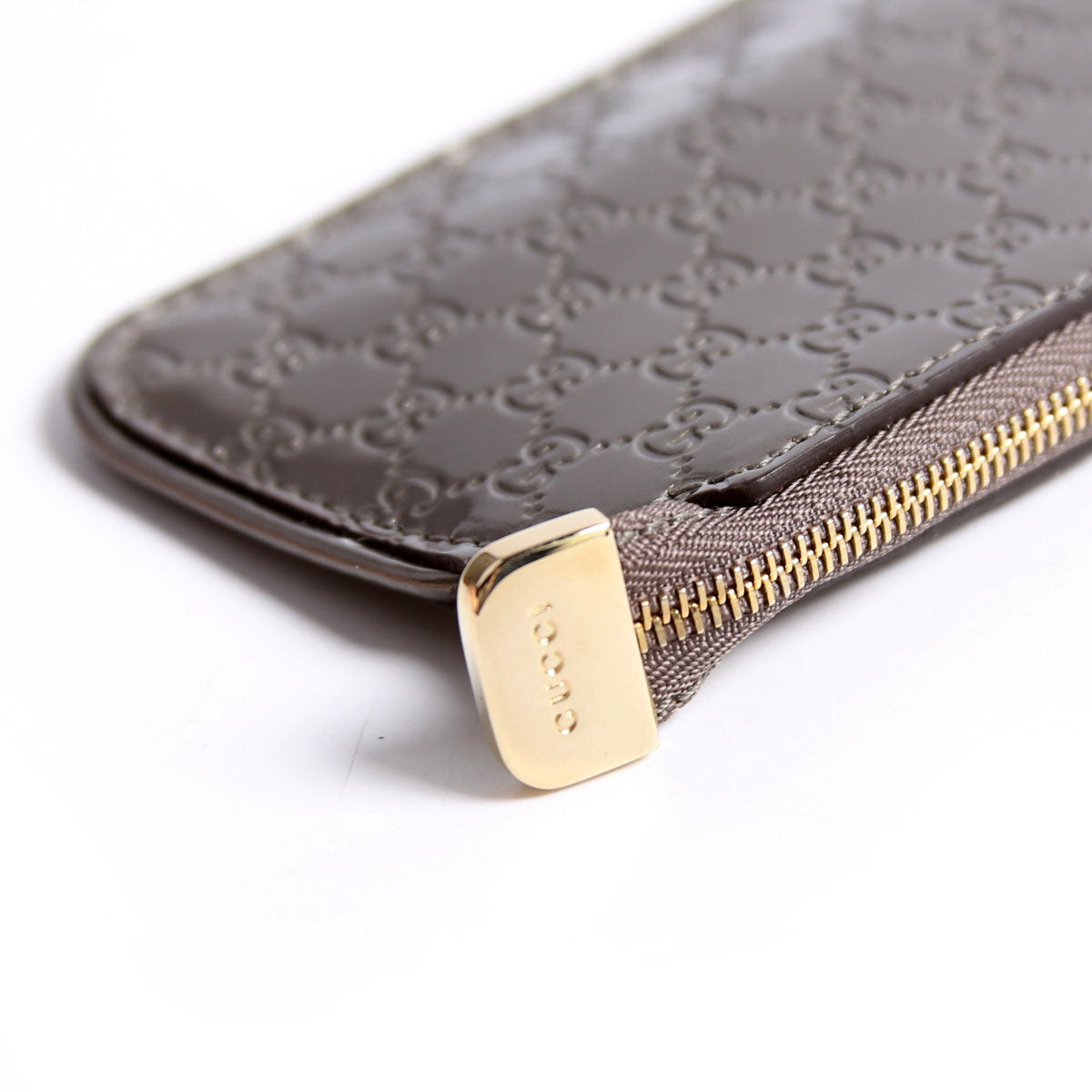 233183 Micro Guccissima Patent Key Pouch Gray