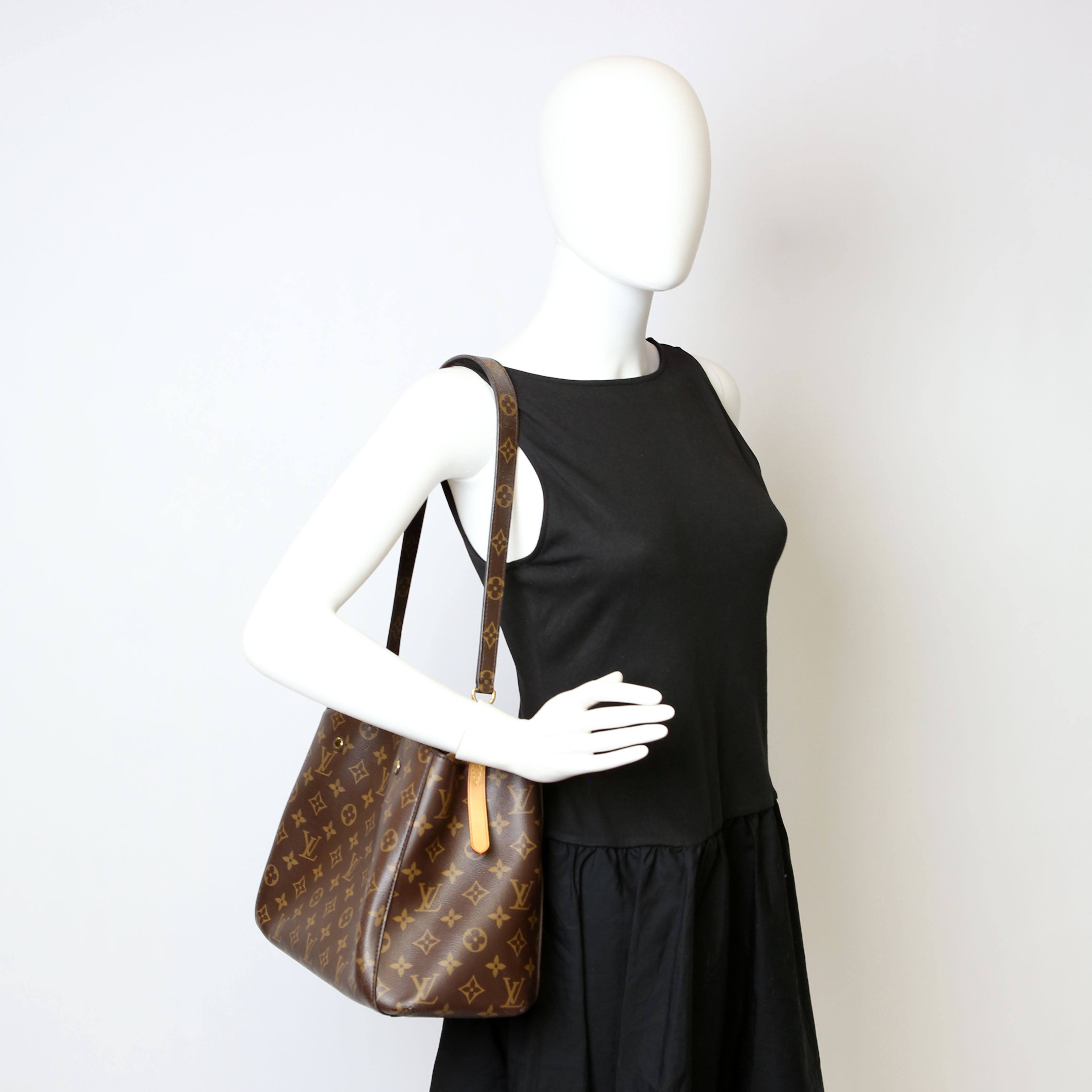 Montaigne MM Monogram