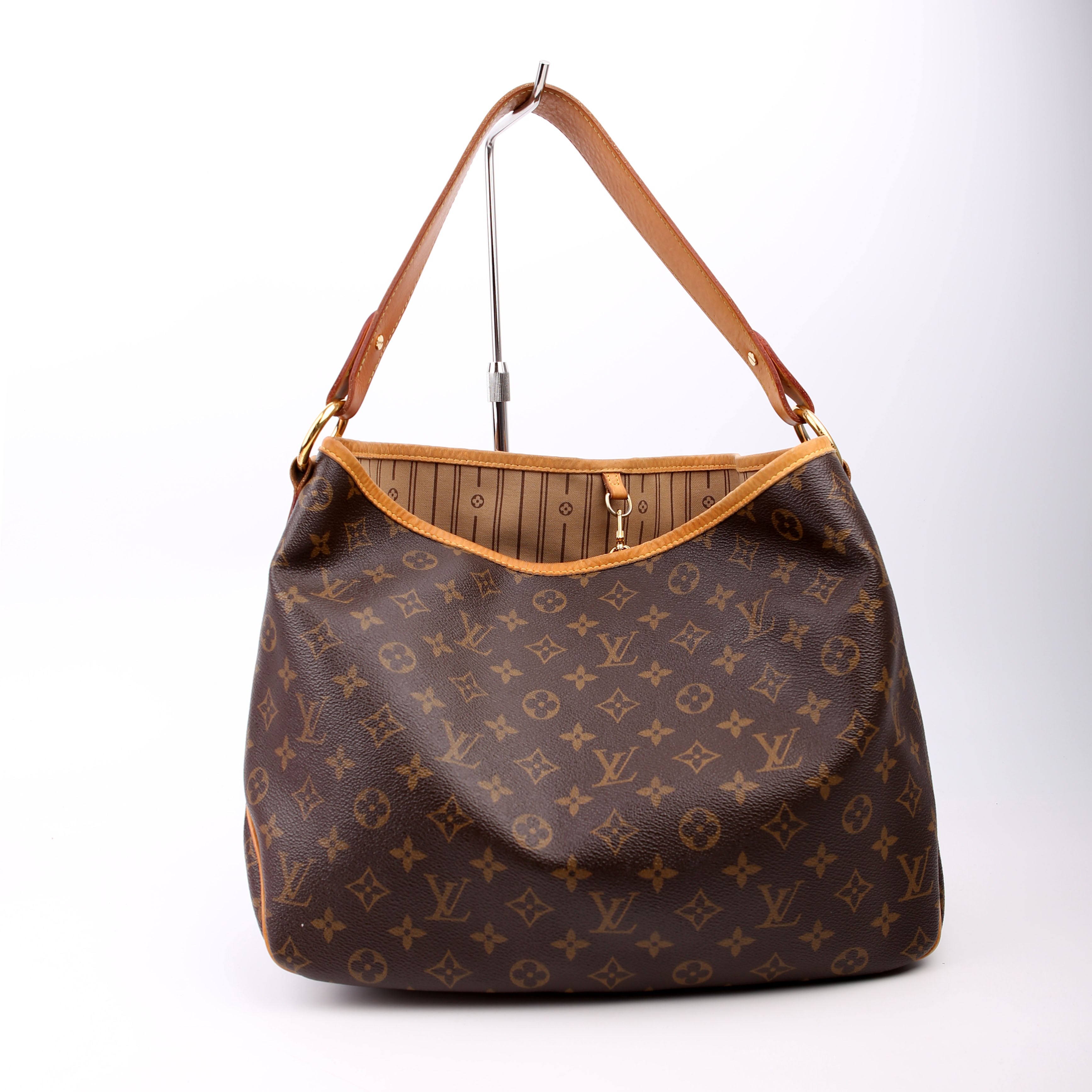 Delightful PM Monogram