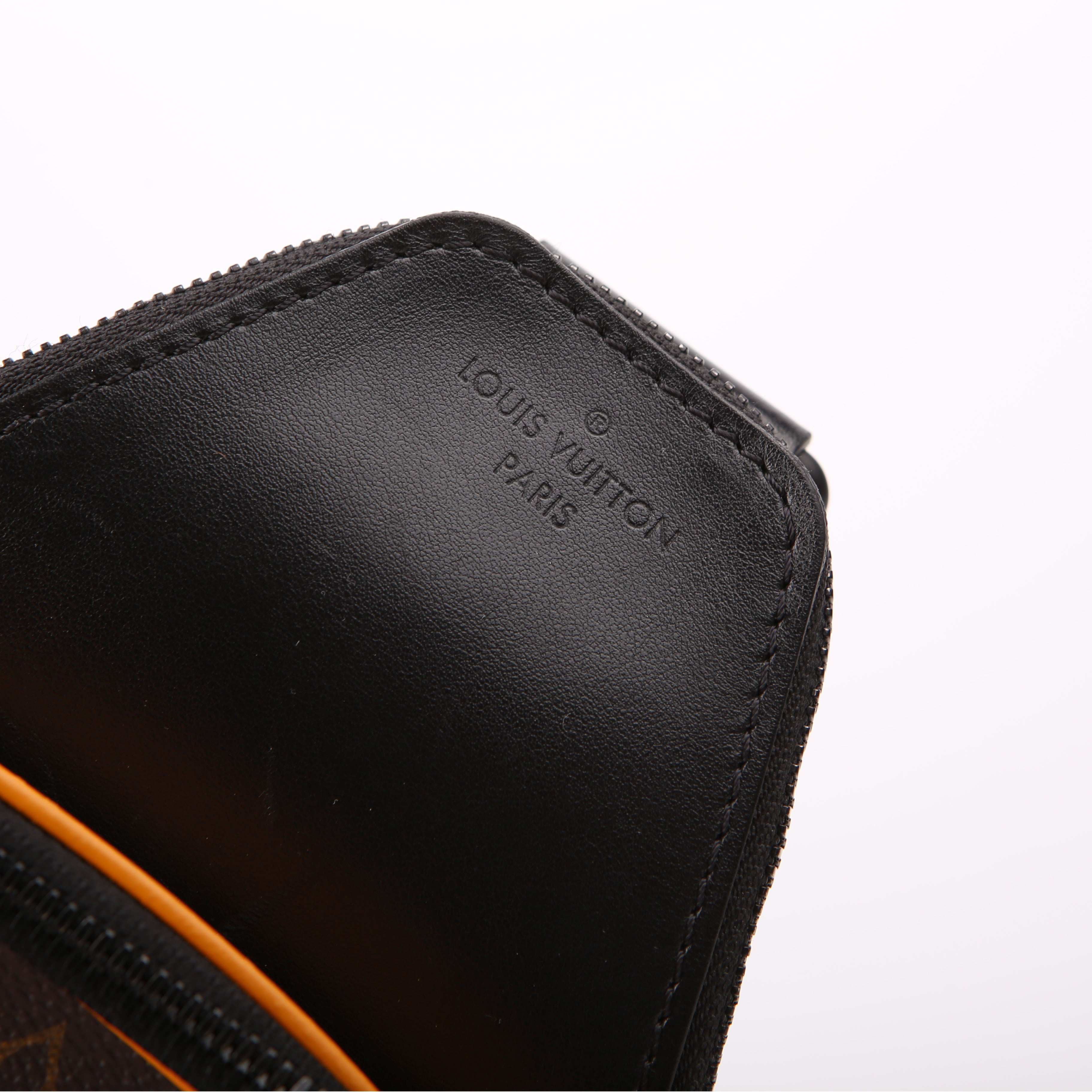 Avenue Sling Bag NM Monogram Black/Orange