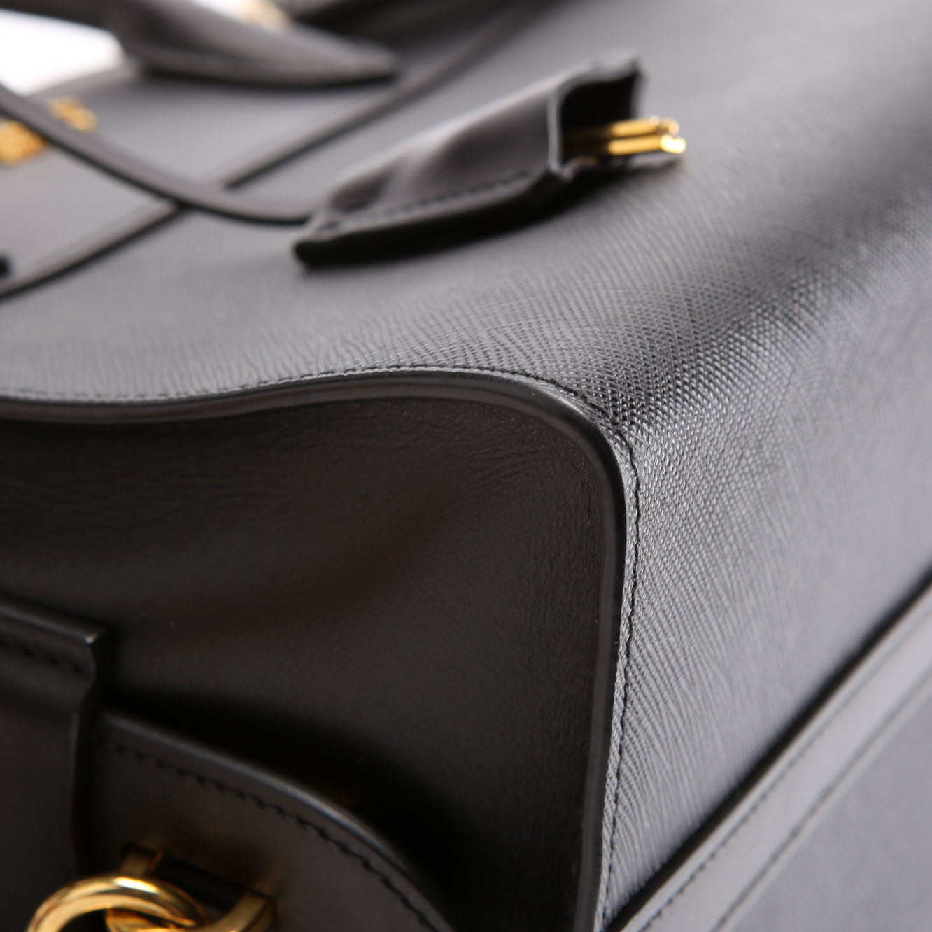 Esplanade City Calfskin Small Black/Gold