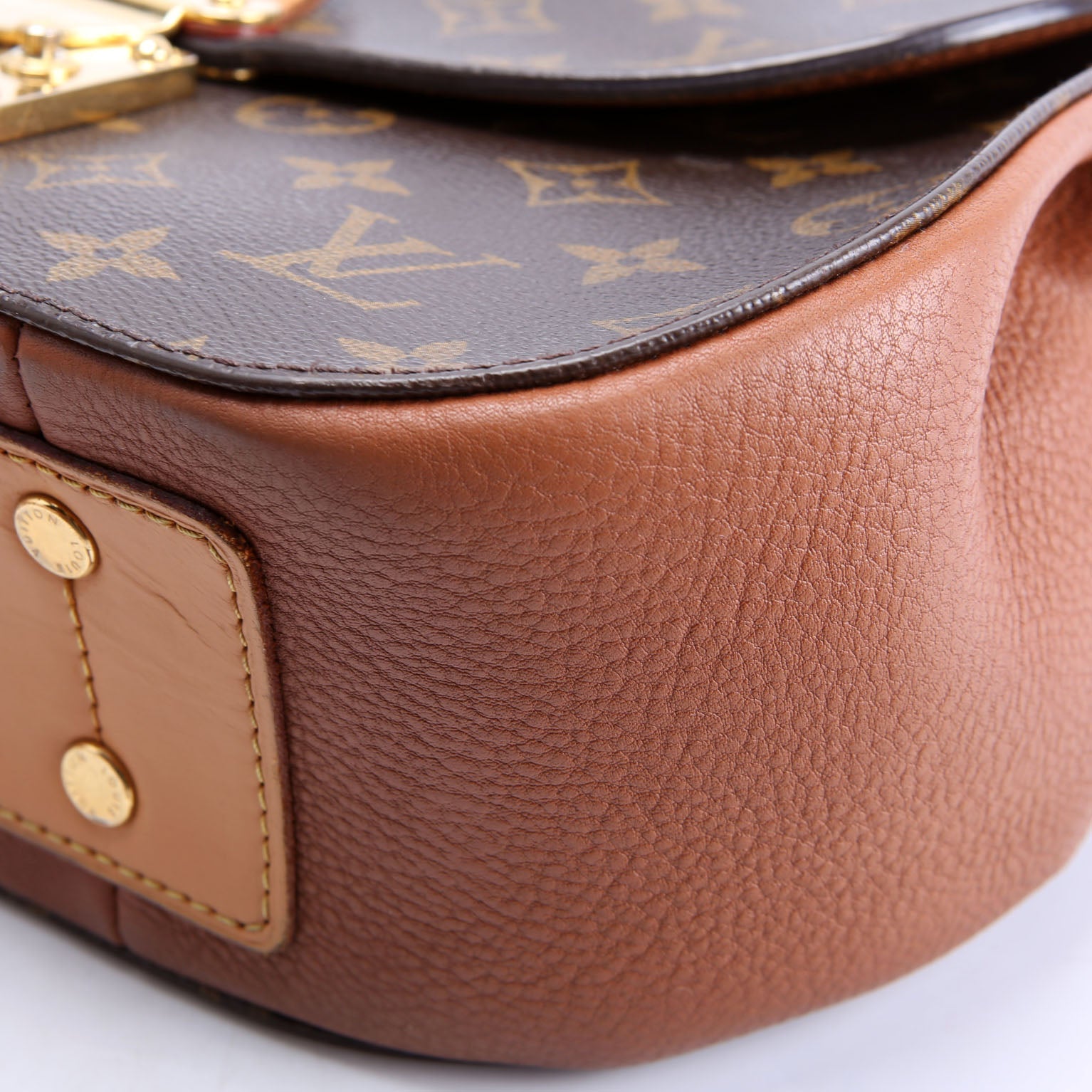 Aurore Eden MM Monogram