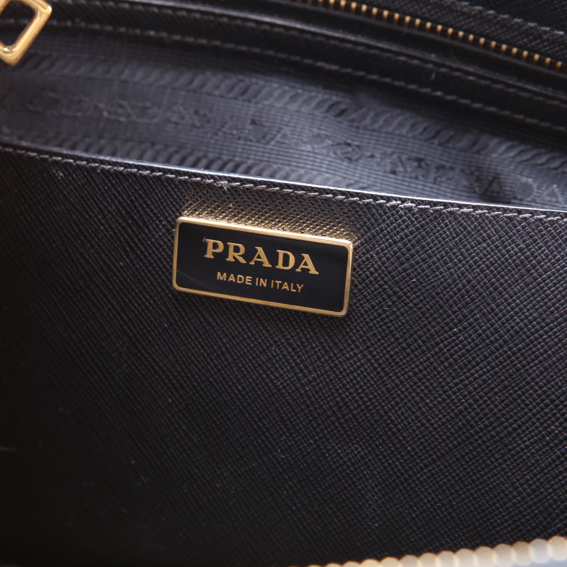 Saffiano Galleria Medium Black