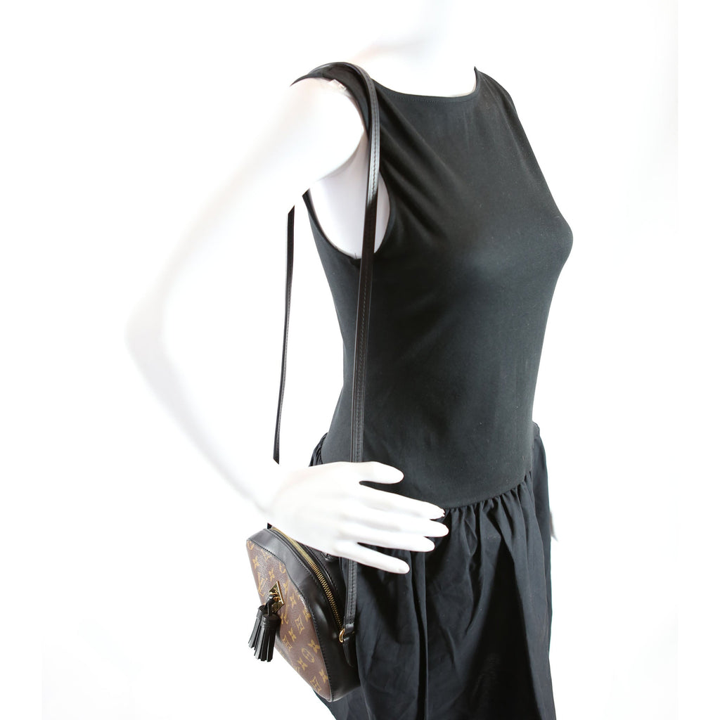 Saintonge Monogram Black