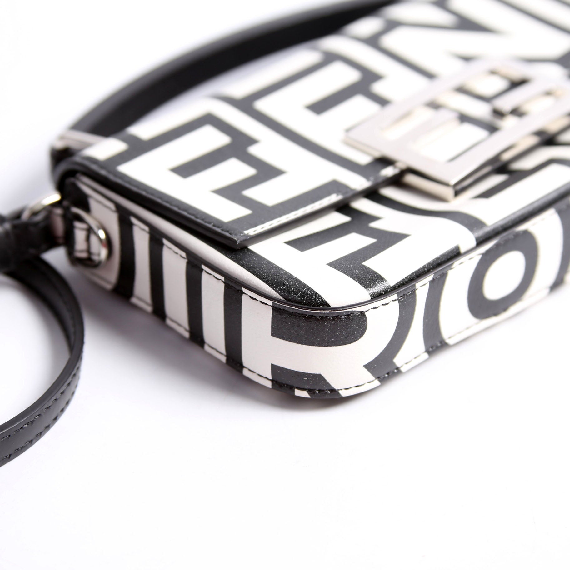 Fendi 7AS142 X Marc Jacobs Phone Baguette Black/White