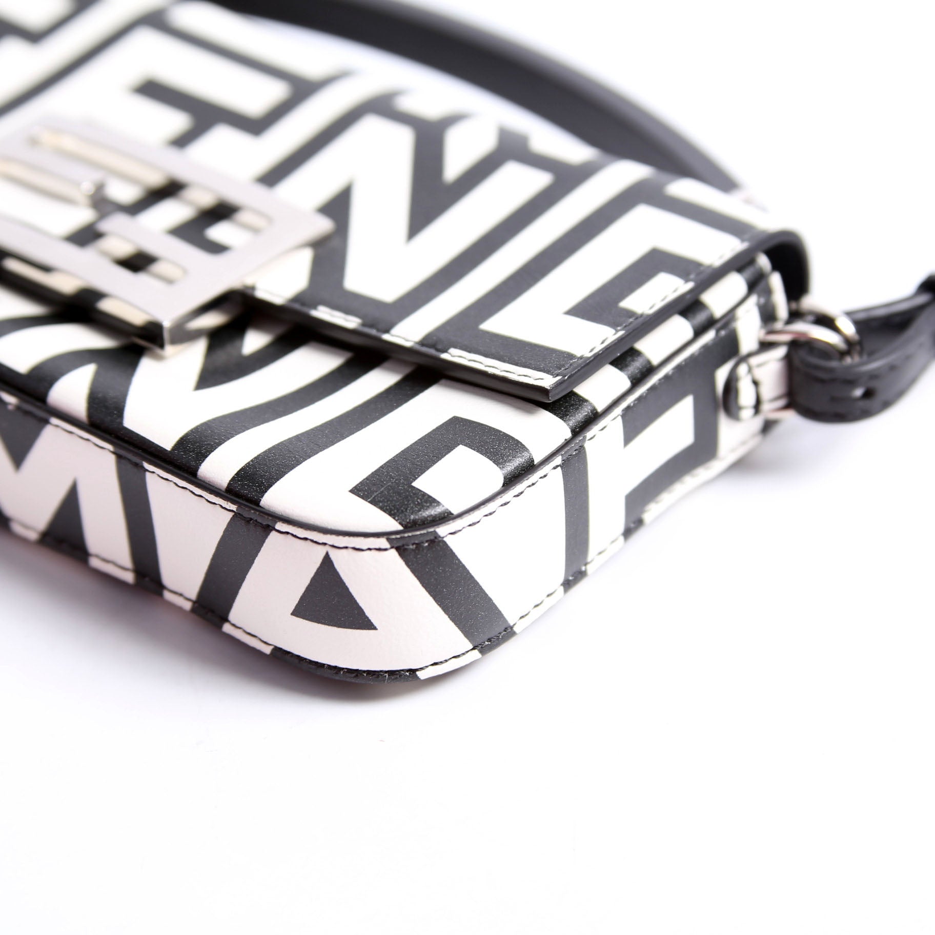 Fendi 7AS142 X Marc Jacobs Phone Baguette Black/White
