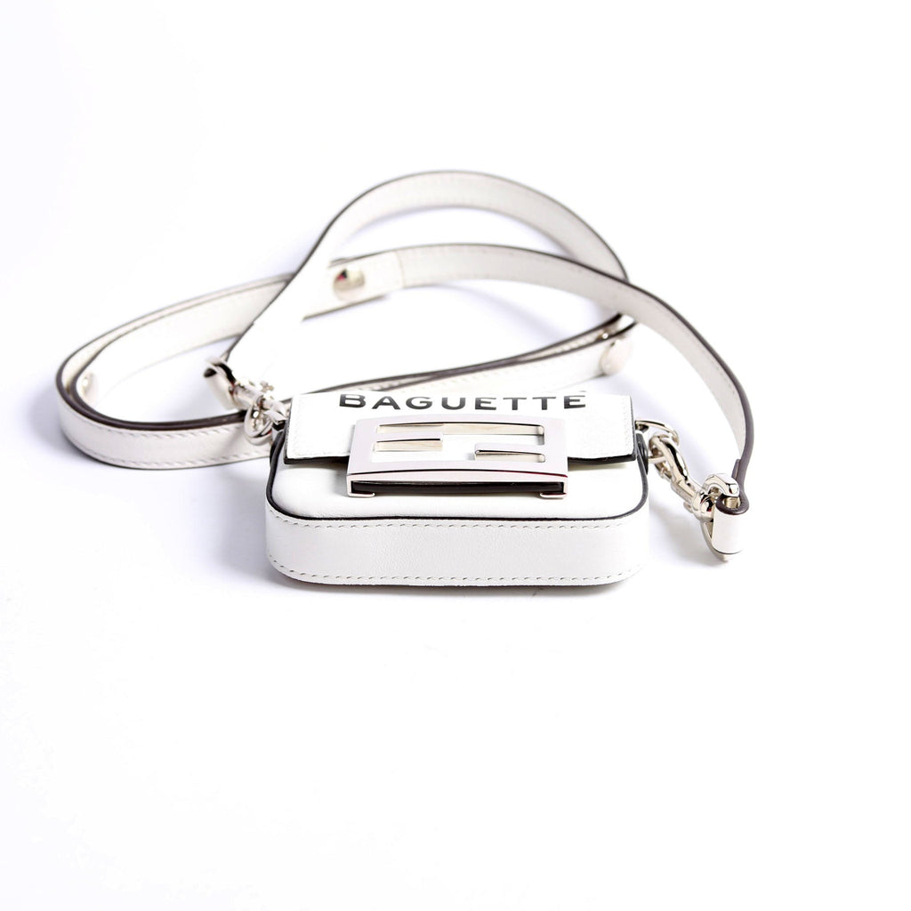 7AS136 X Marc Jacobs Nano Baguette Maxi Buckle White/Black