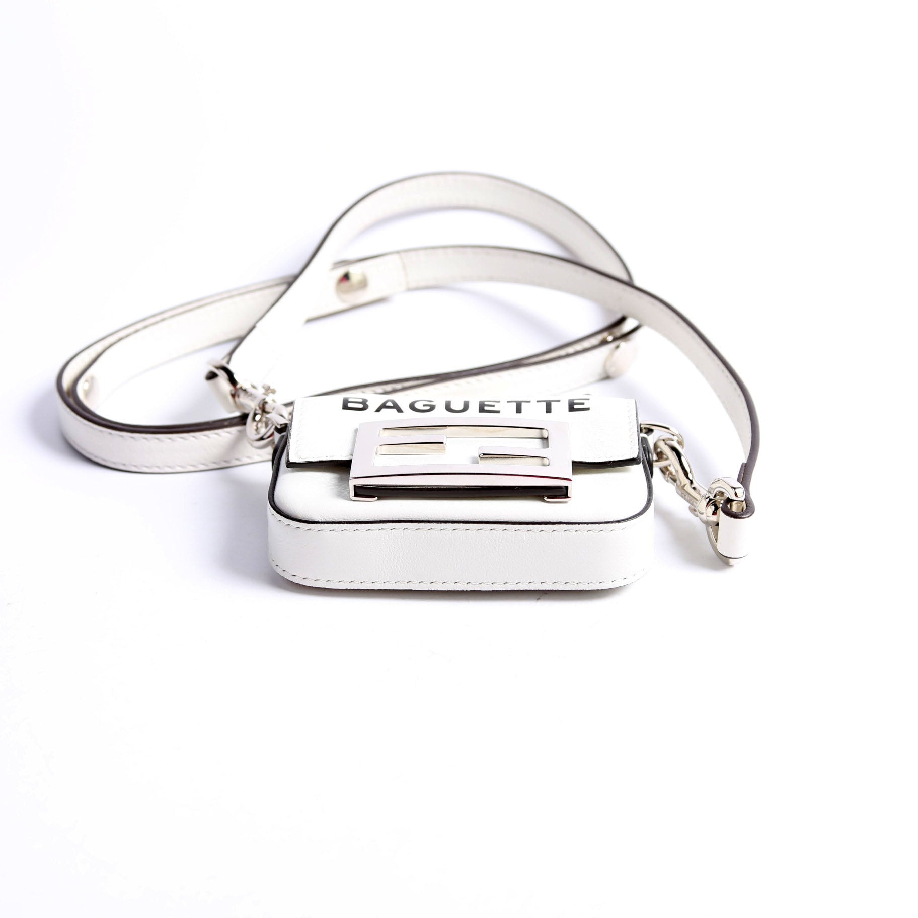 7AS136 X Marc Jacobs Nano Baguette Maxi Buckle White/Black