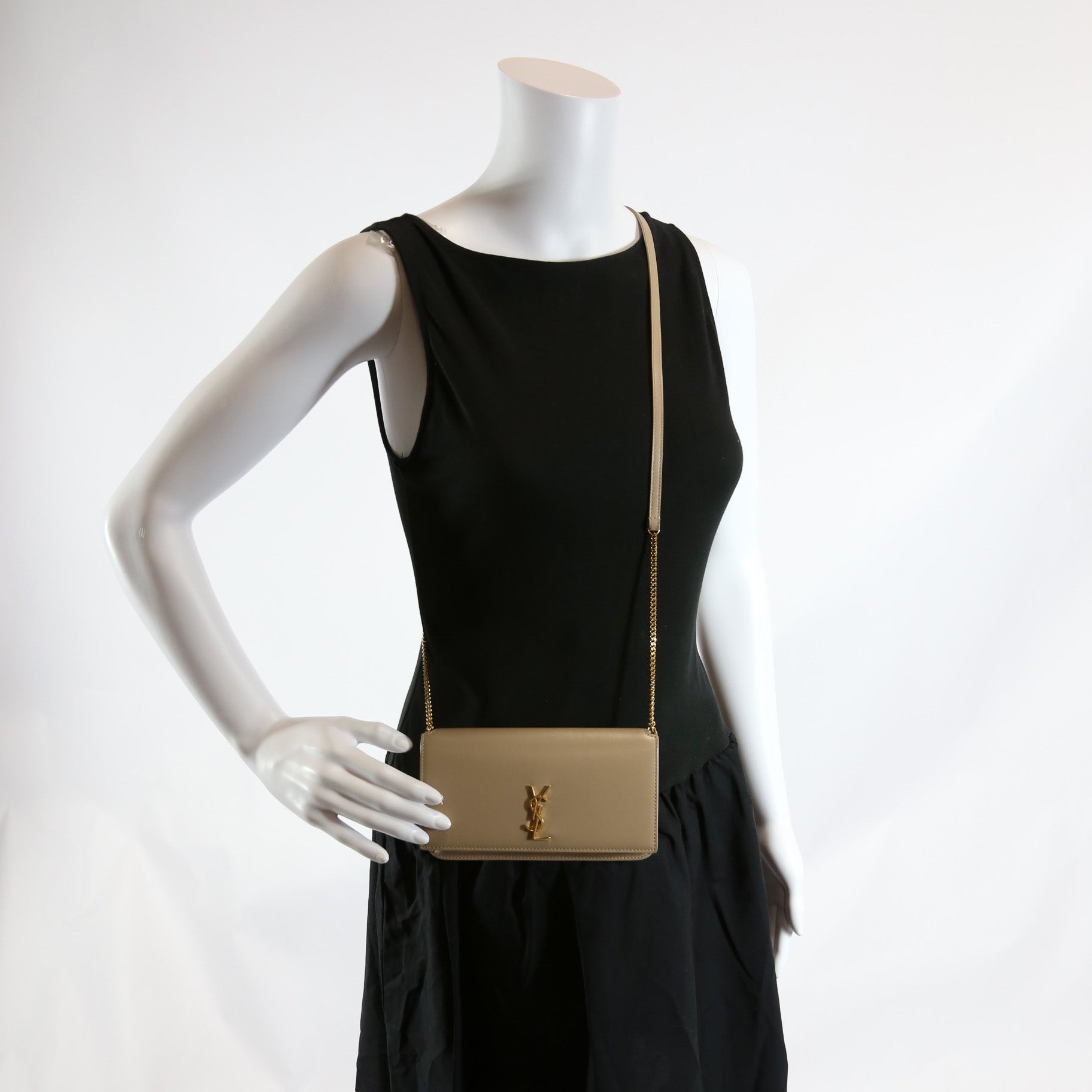 Cassandra Phone Holder With Strap Tan