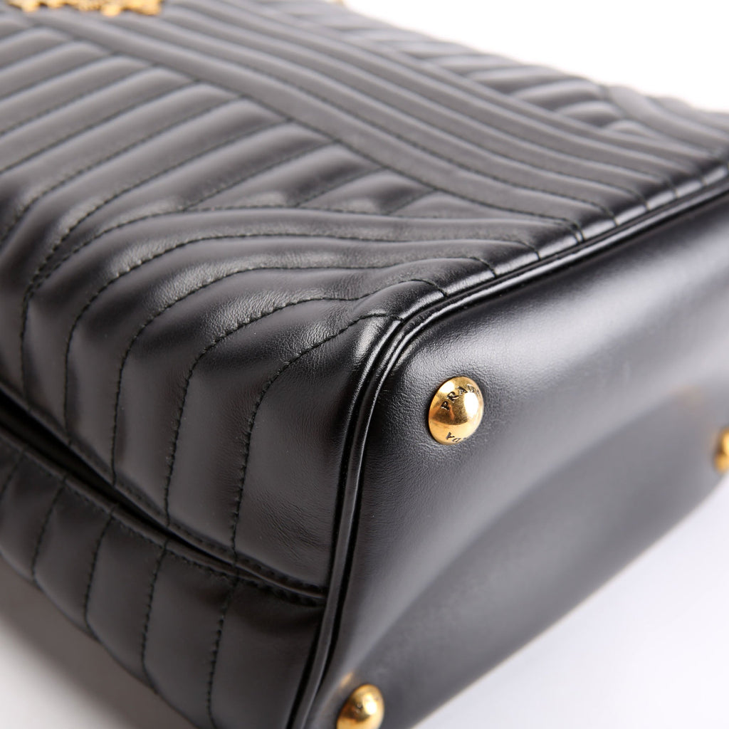 1BA212 Diagramme Leather Medium Panier Bag Black
