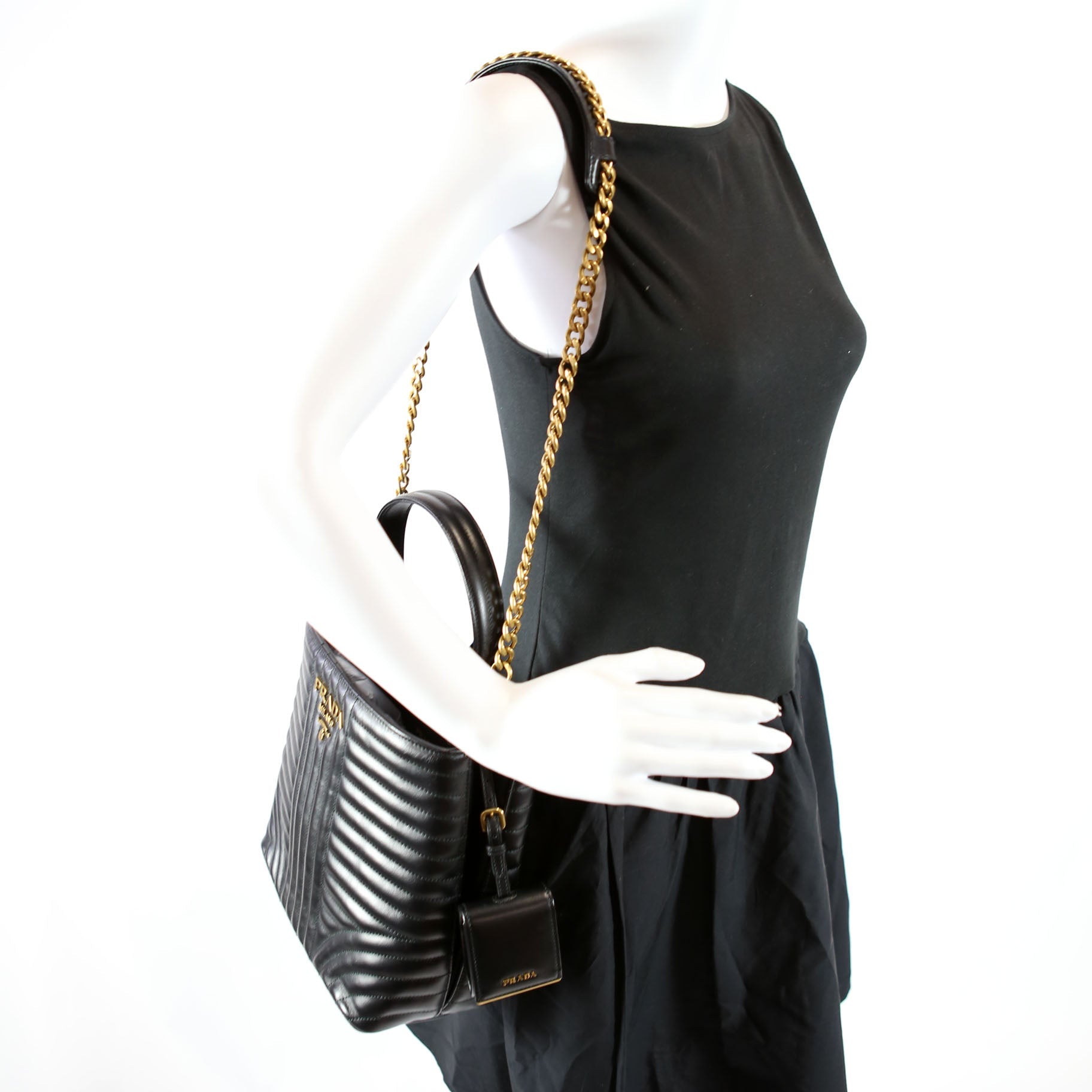 1BA212 Diagramme Leather Medium Panier Bag Black