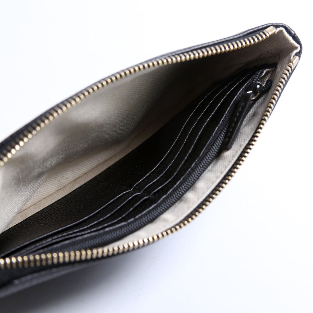 295840 Soho Wristlet Black