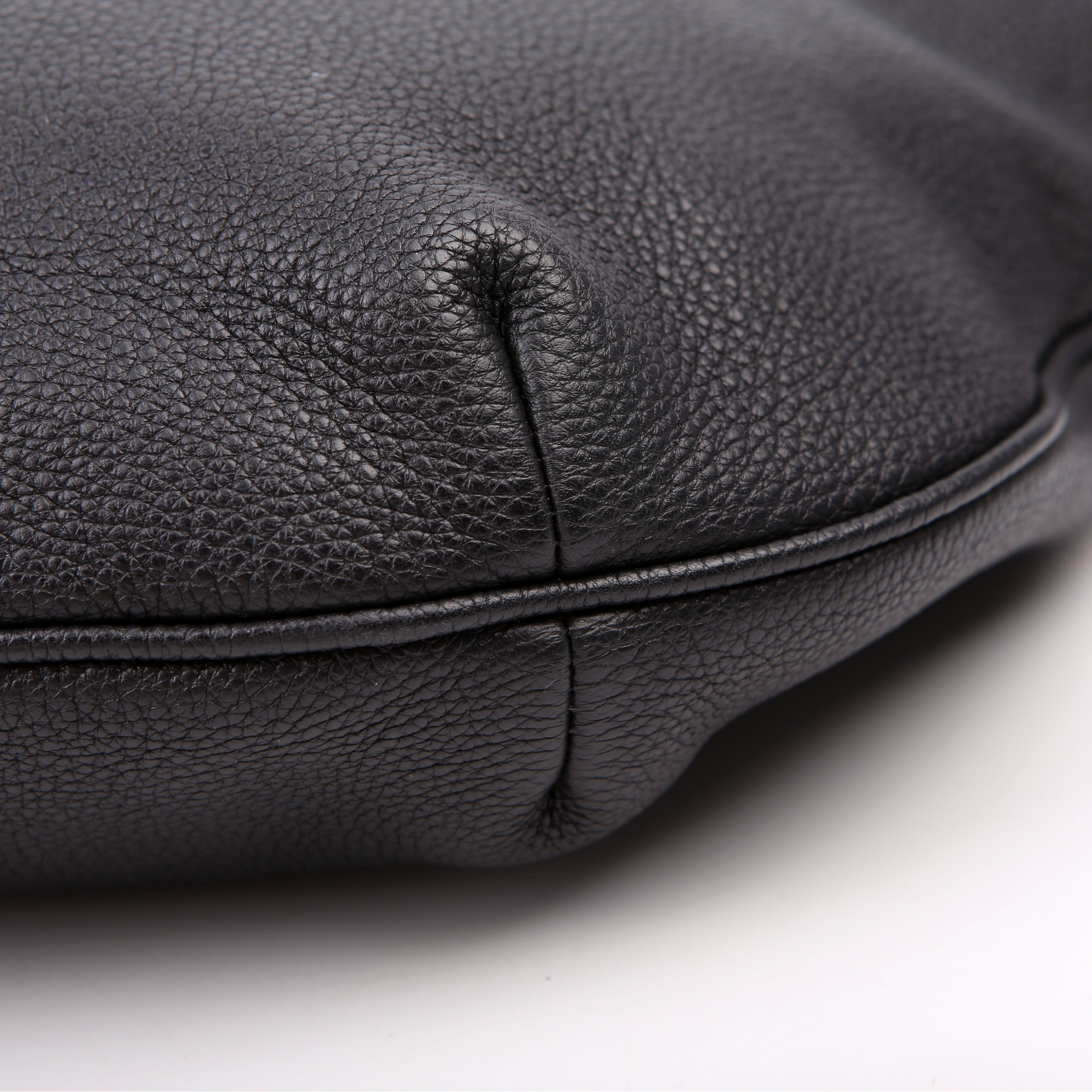 Gucci 523588 Half Moon Bag Black