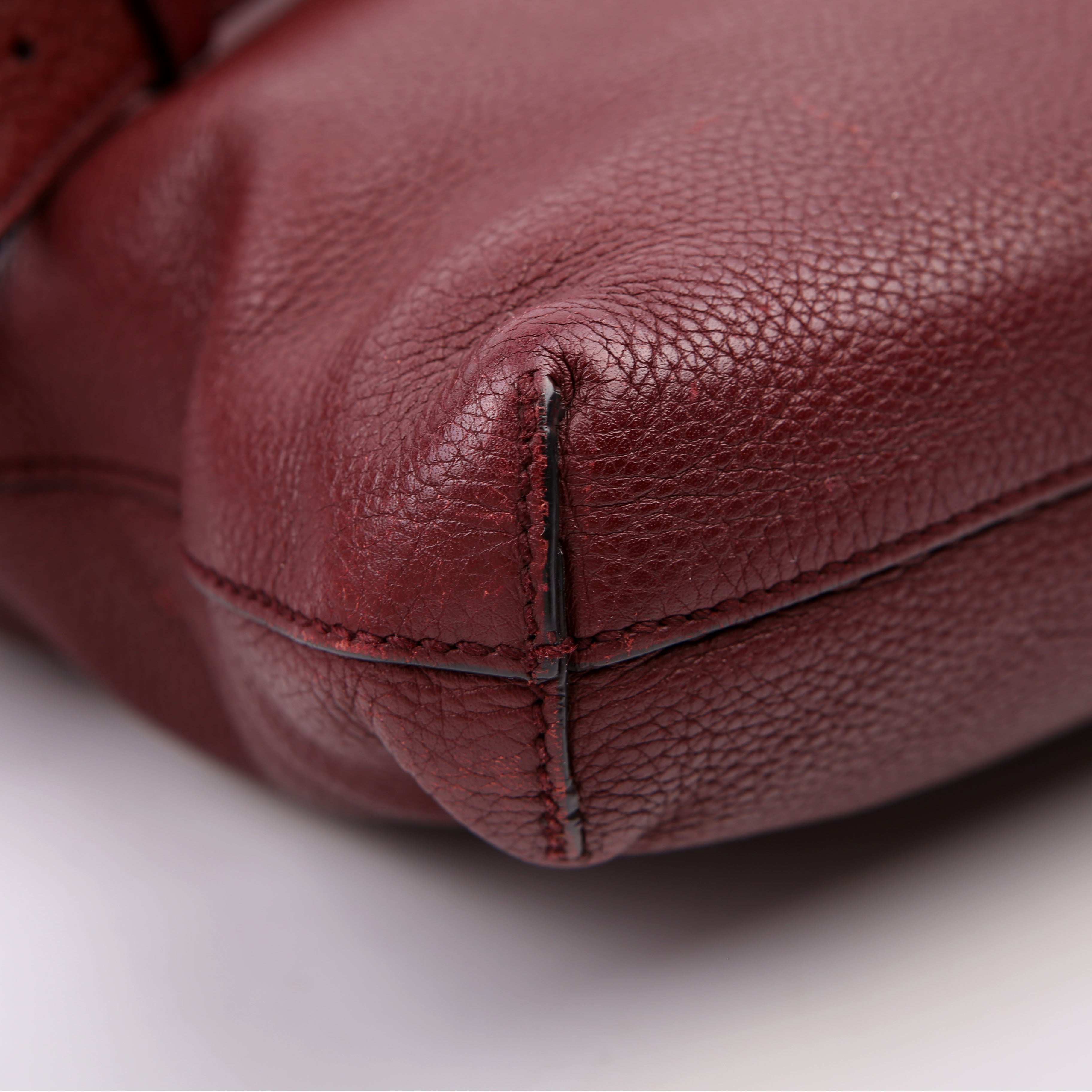 Gucci 322059 Soho Medium Messenger Burgundy