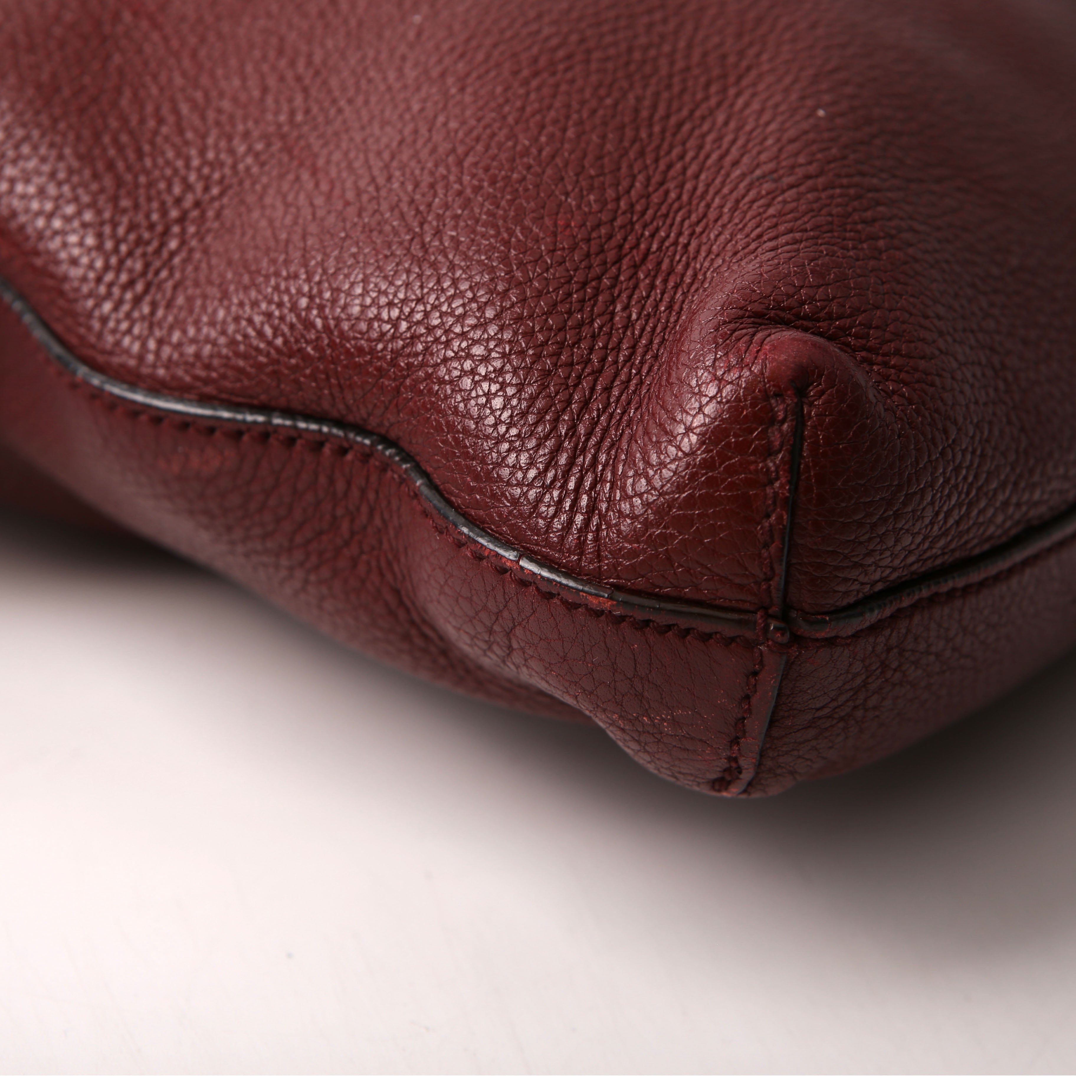 Gucci 322059 Soho Medium Messenger Burgundy