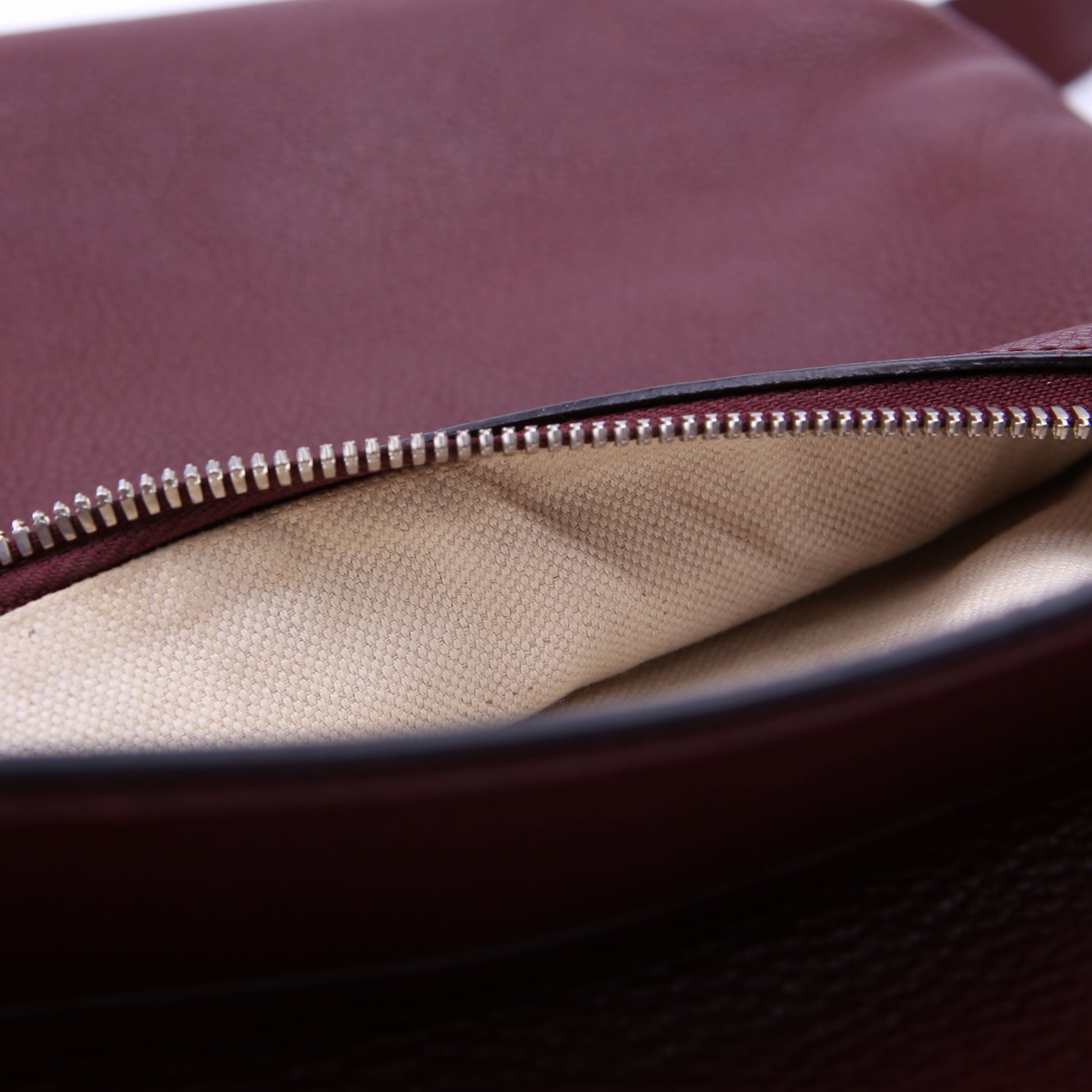 Gucci 322059 Soho Medium Messenger Burgundy