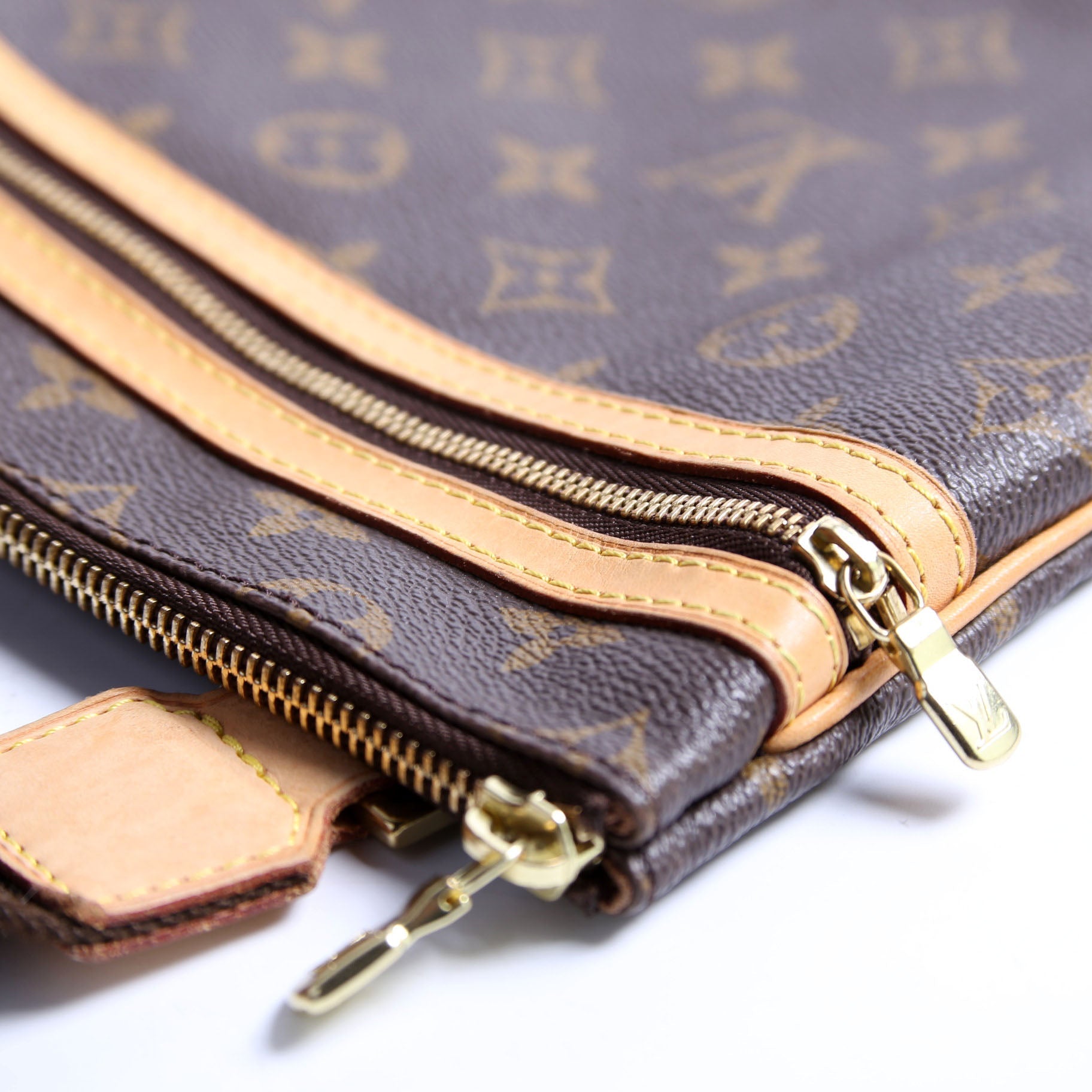 Pochette Bosphore Monogram