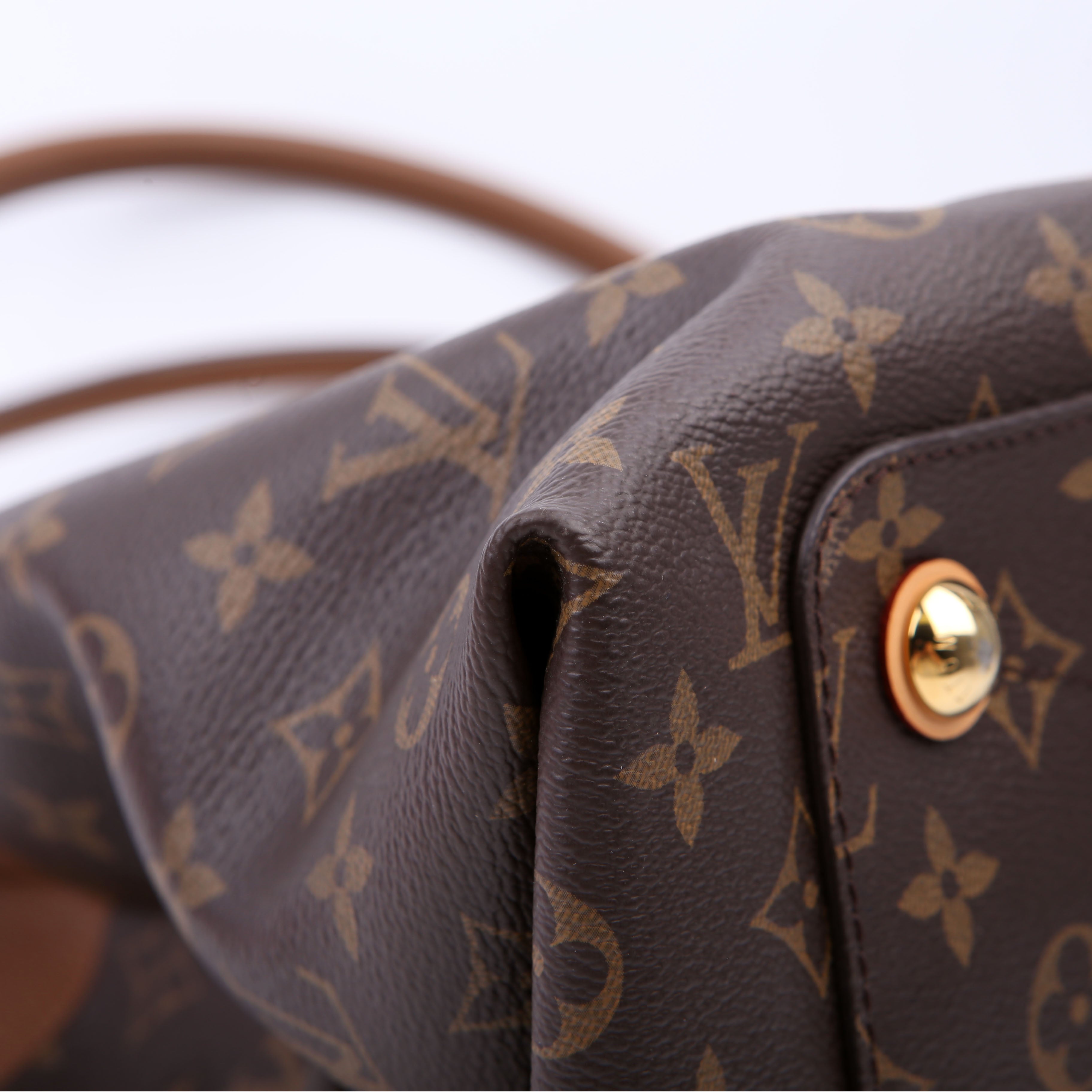Olympe Monogram
