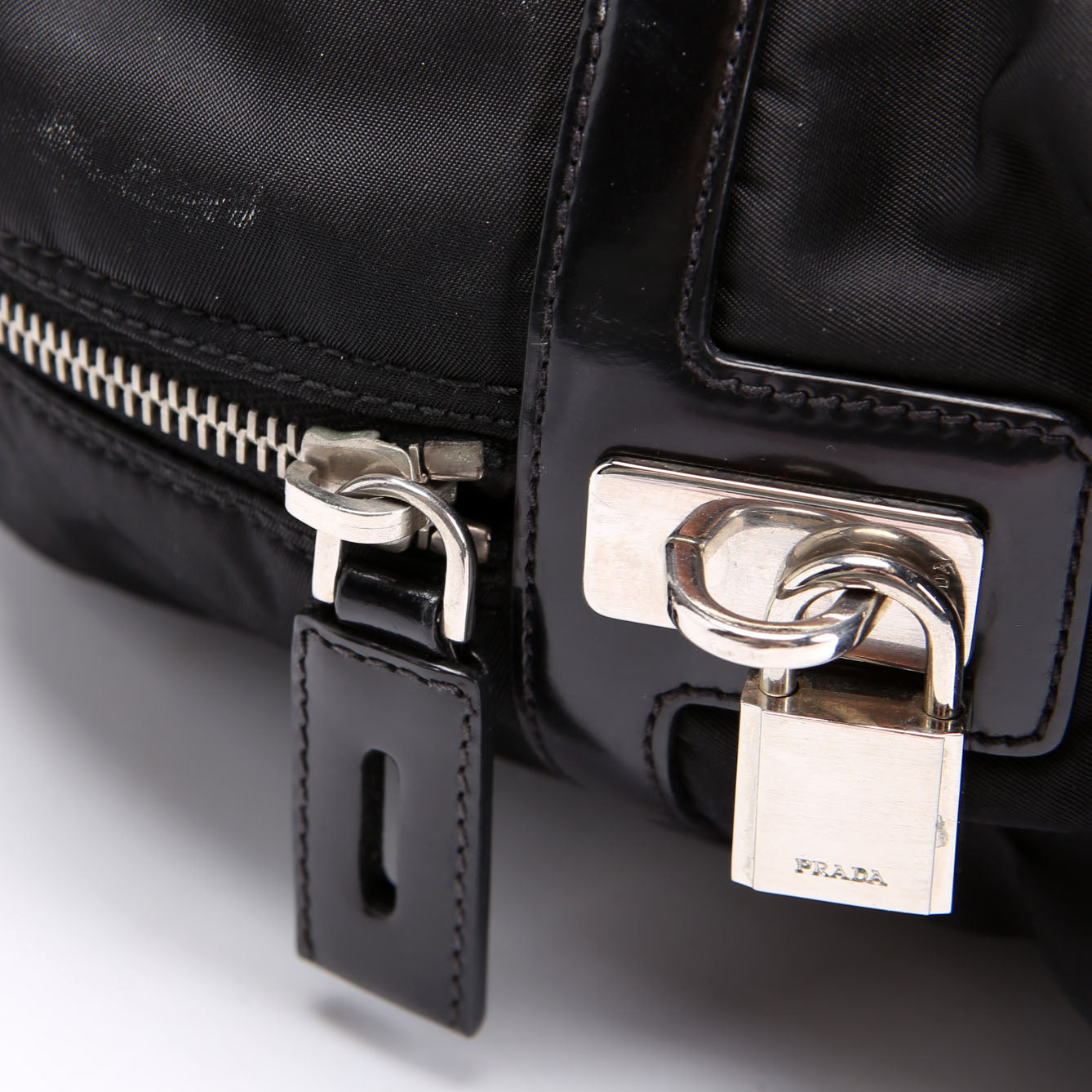Canapa Tessuto Nylon Patent Leather shoulder Bag Black/Silver
