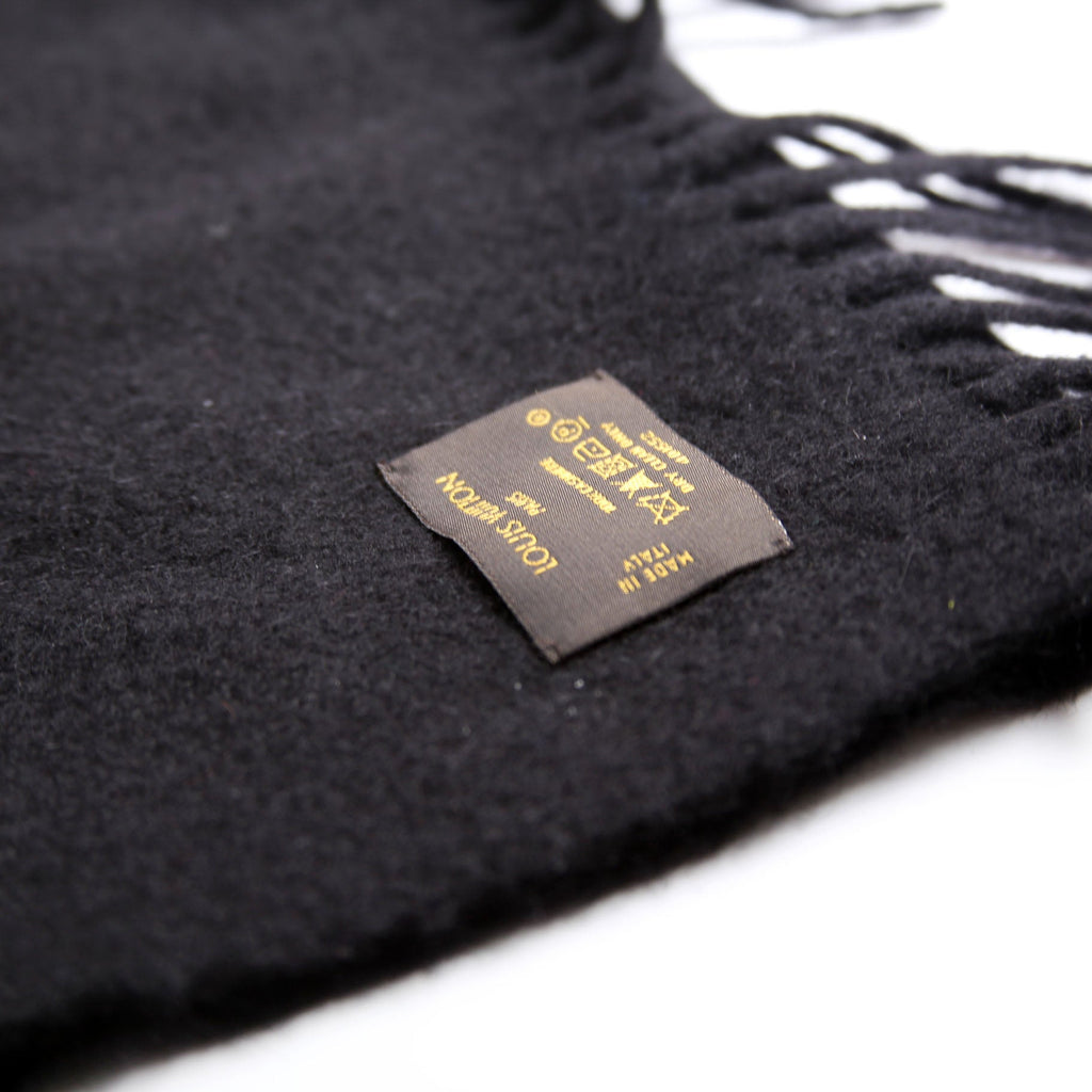 LV Logo Cashmere Black
